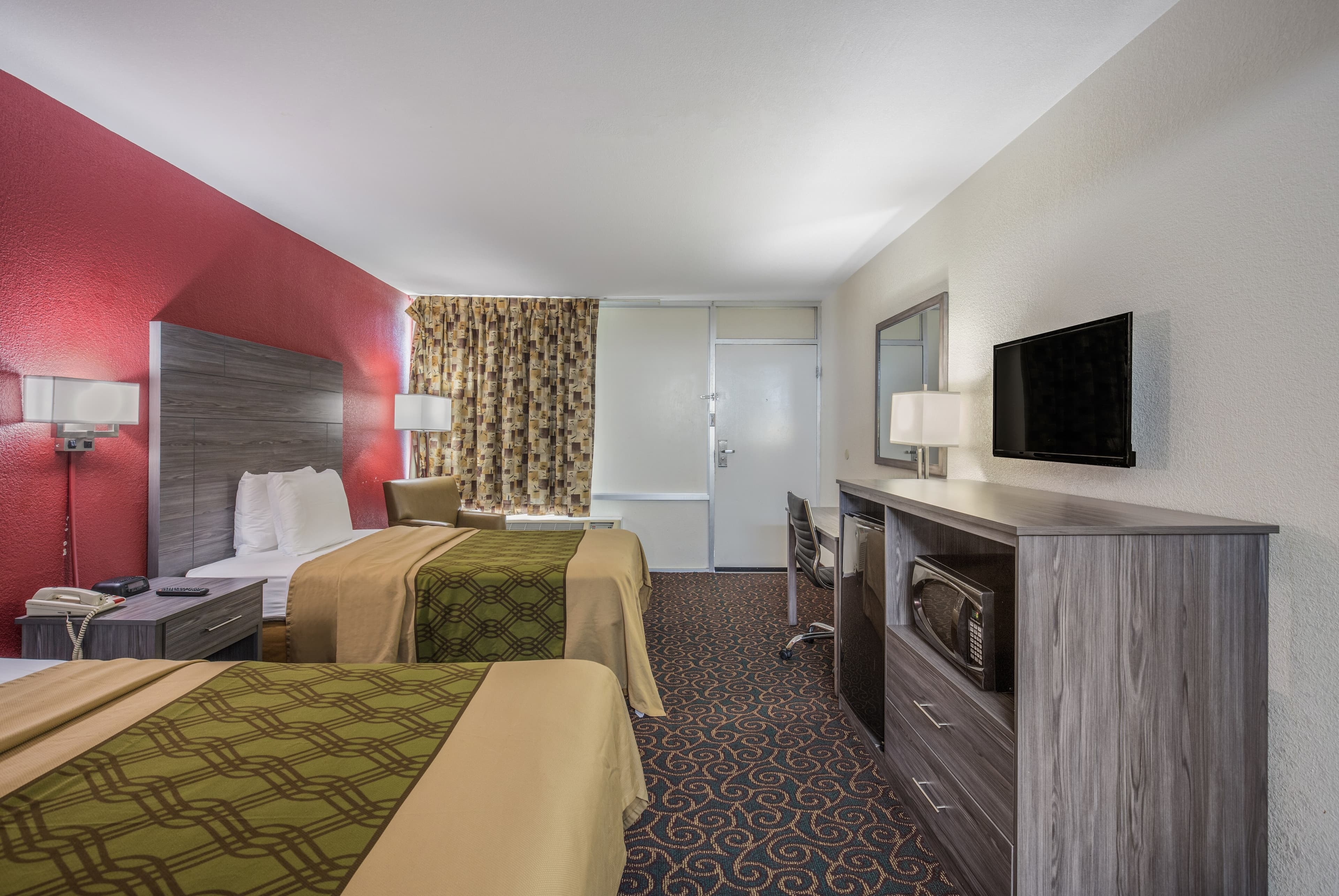 Econo Lodge Thomasville — 8