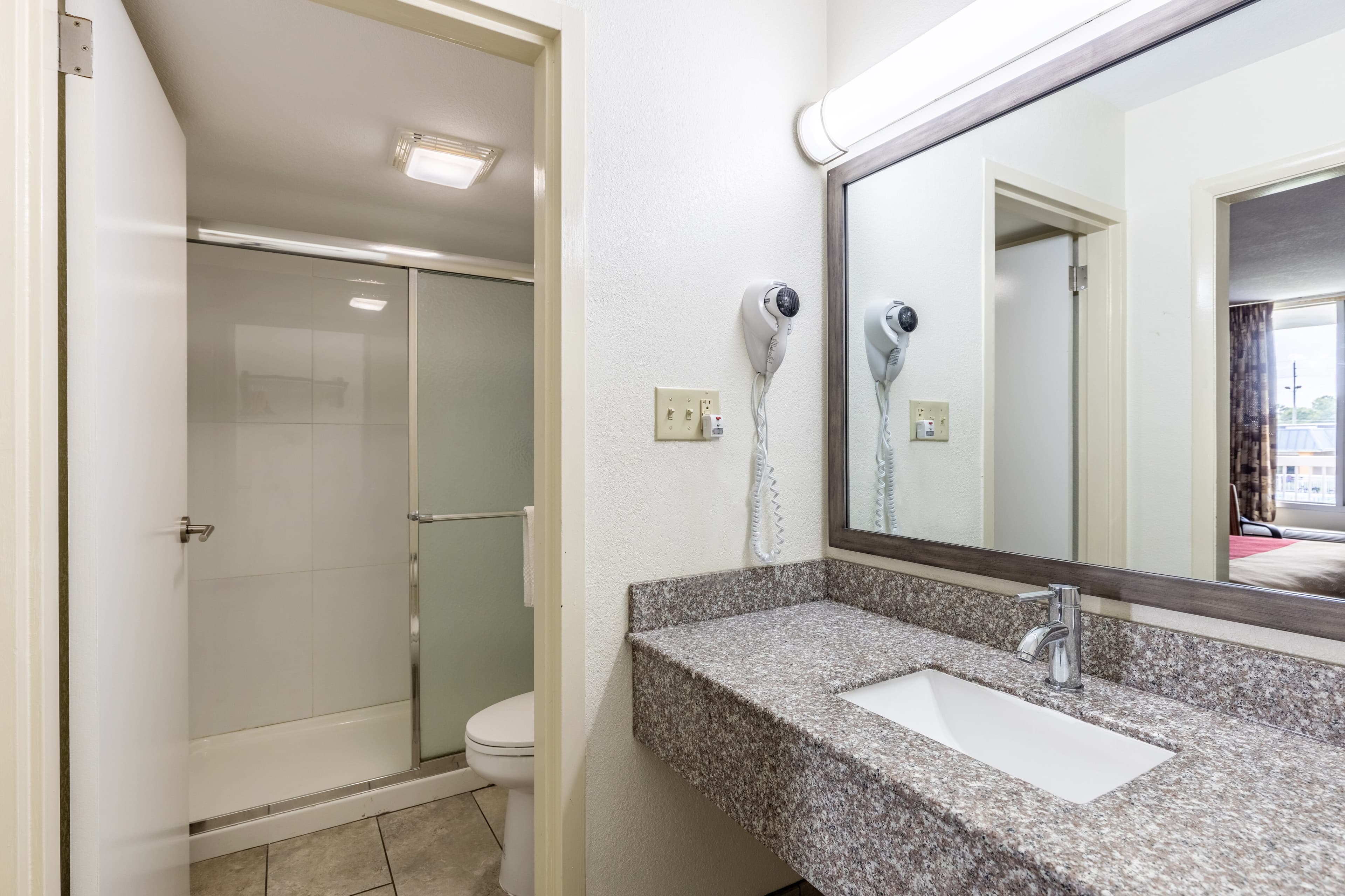 Econo Lodge Thomasville - Image 5