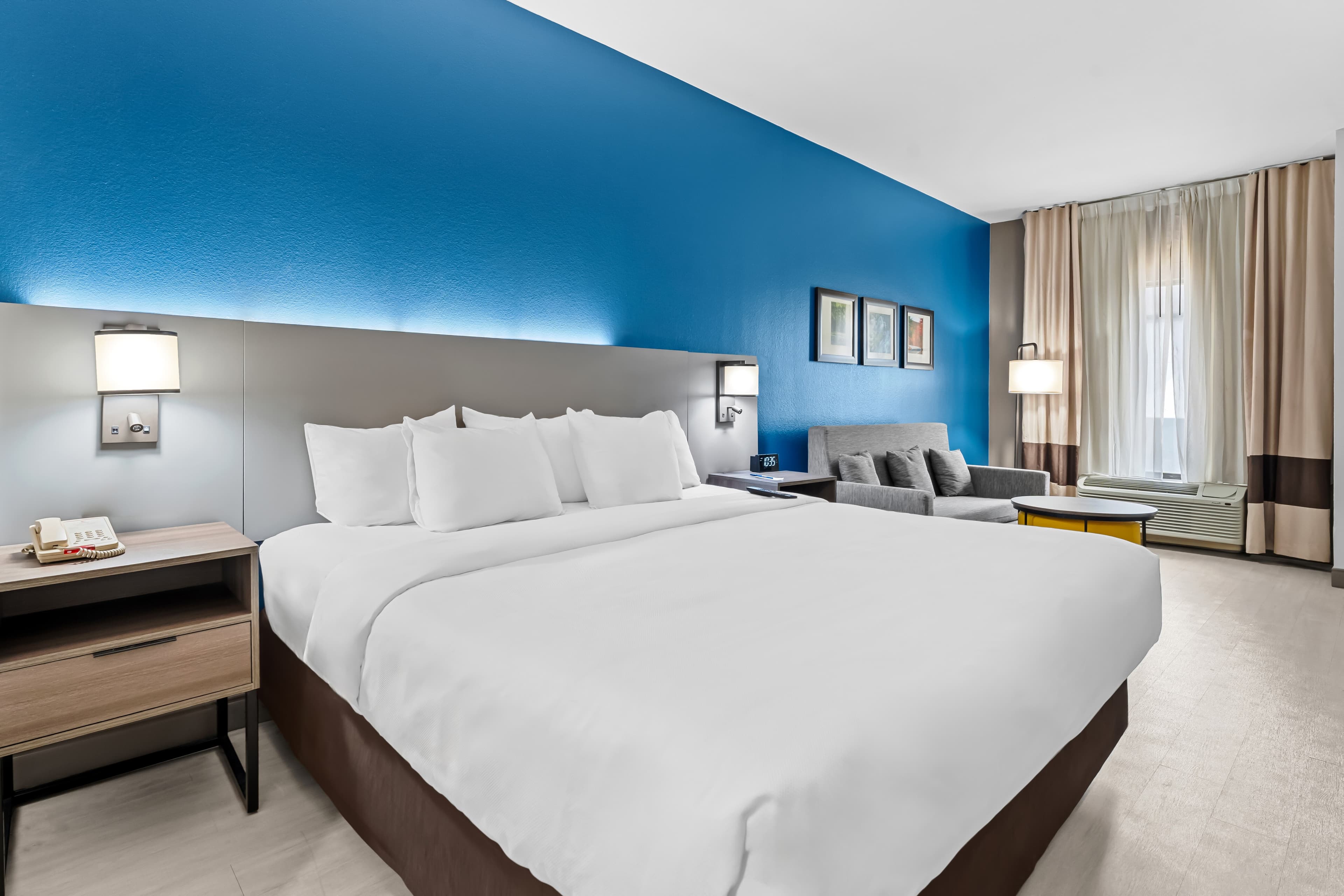 Comfort Inn & Suites Perry National Fairgrounds Area - Image 5