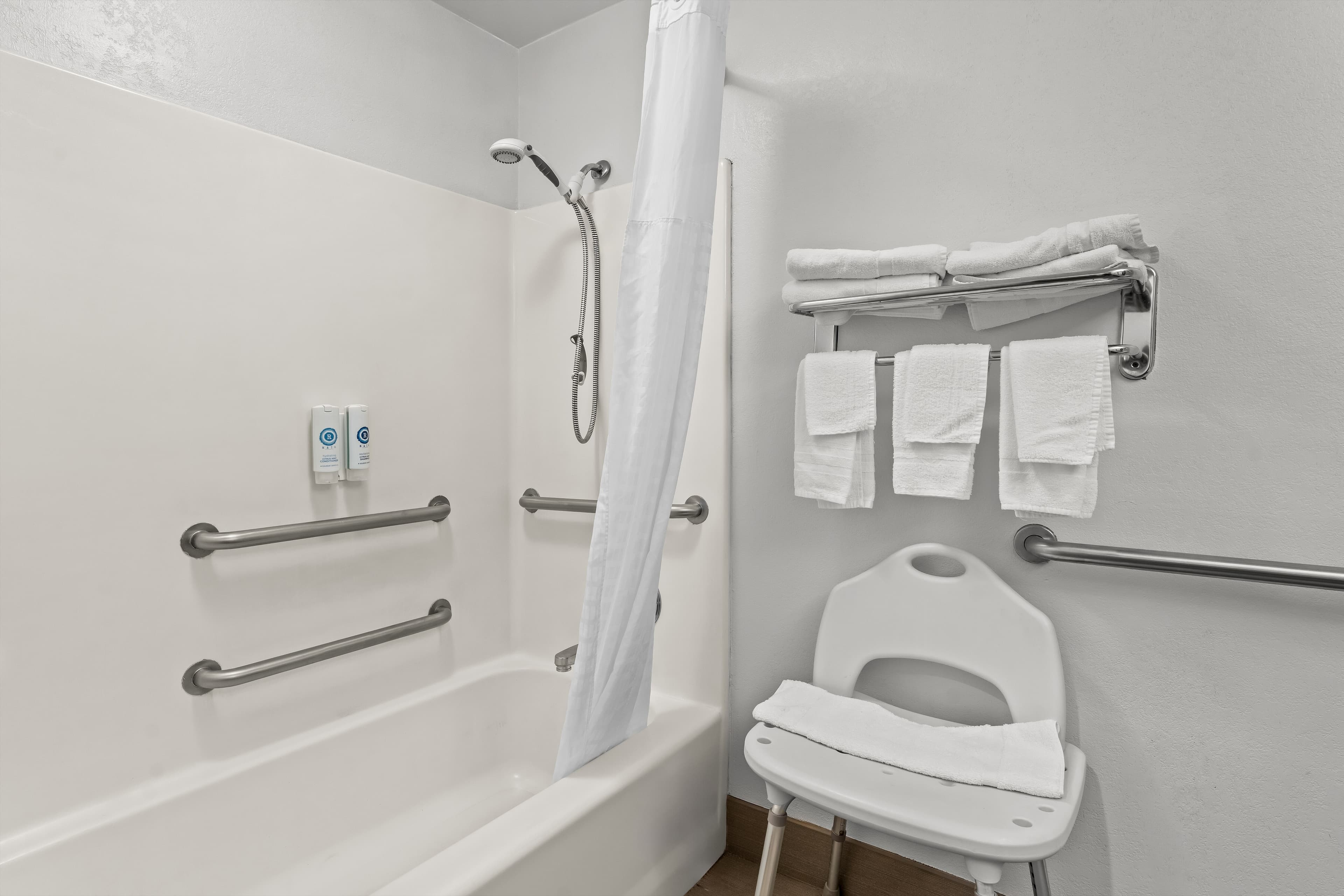 Comfort Inn & Suites Perry National Fairgrounds Area — 12