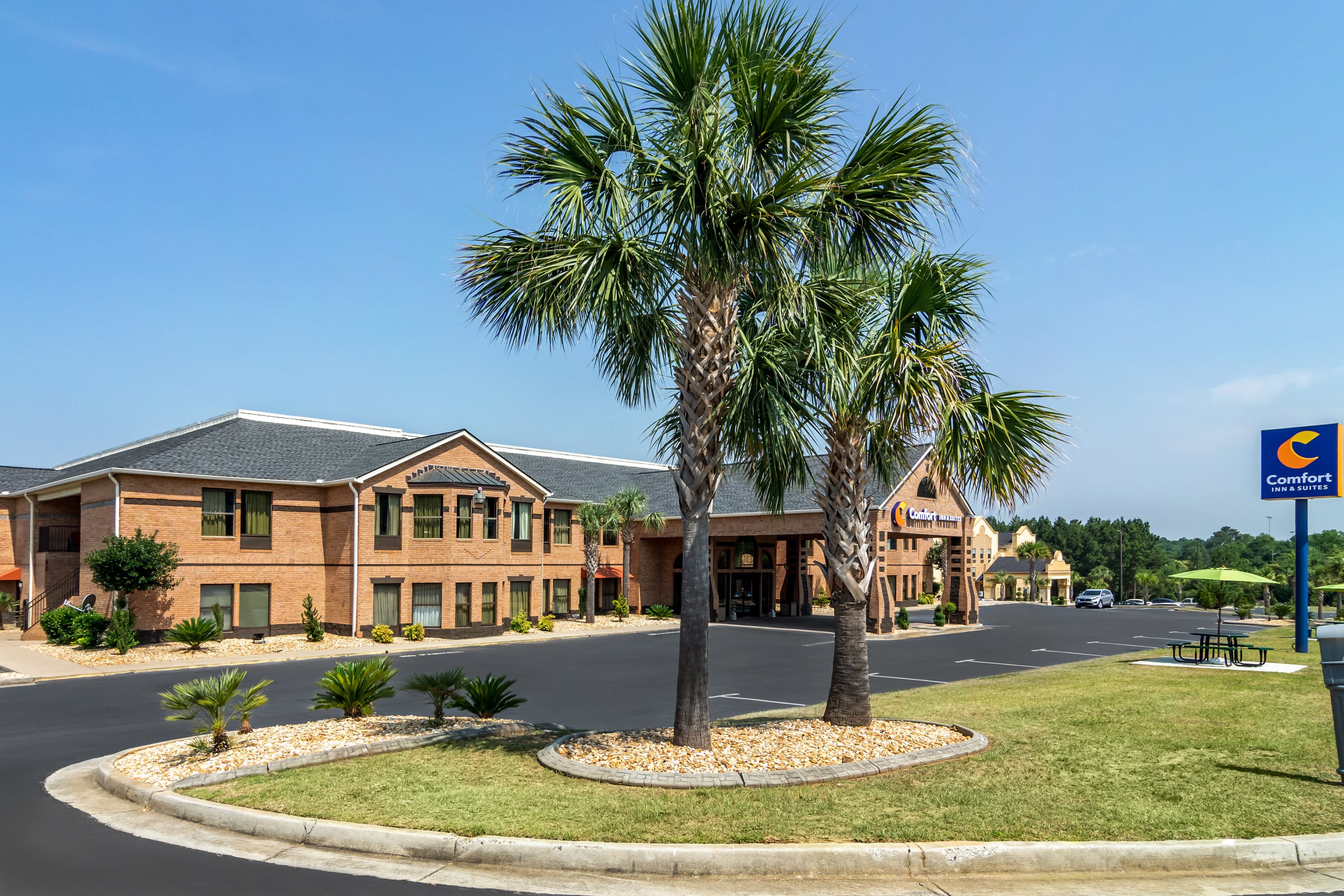 Comfort Inn & Suites Perry National Fairgrounds Area - Image 1