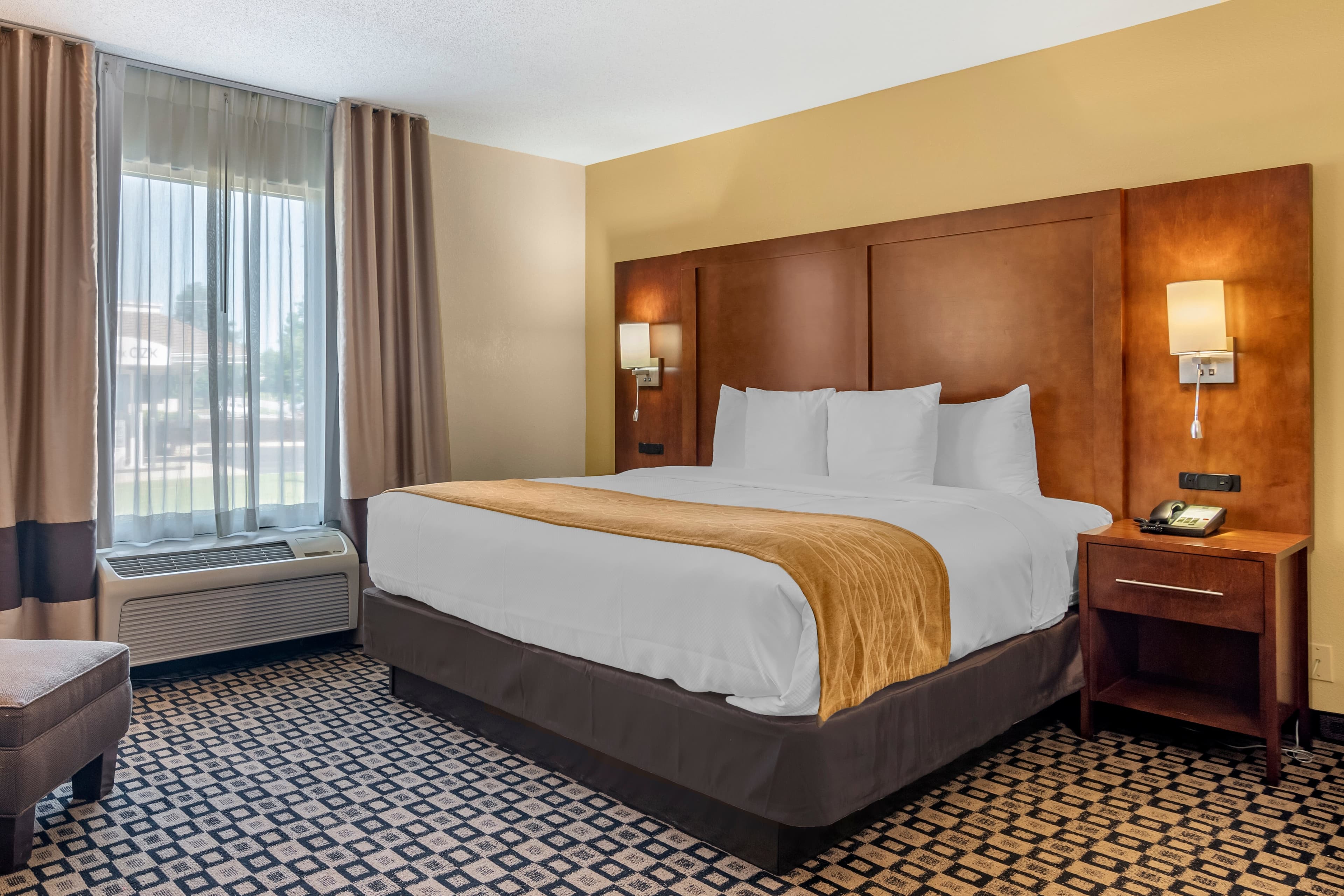 Comfort Inn & Suites Athens North - Image 3