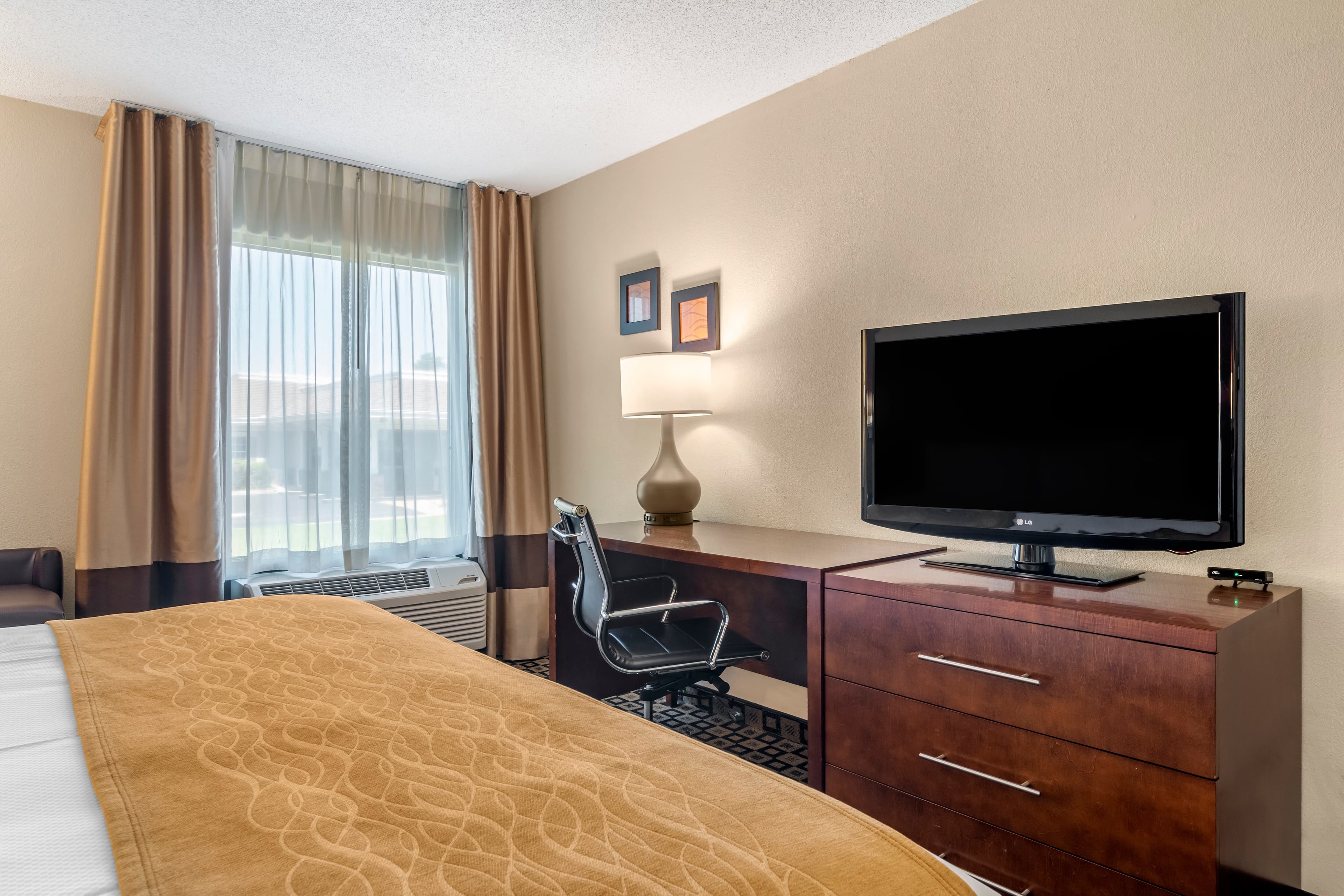 Comfort Inn & Suites Athens North — 18