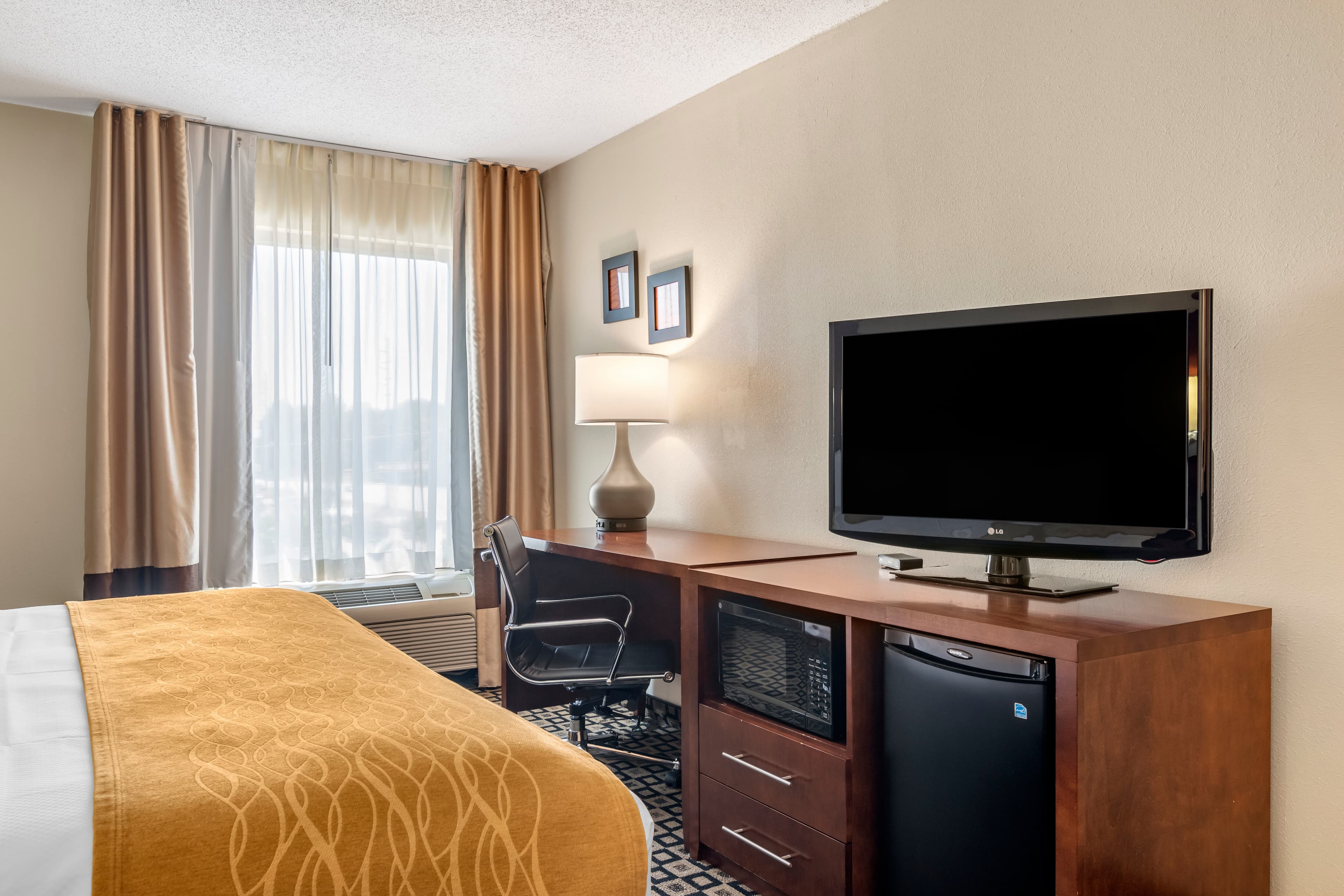 Comfort Inn & Suites Athens North — 14