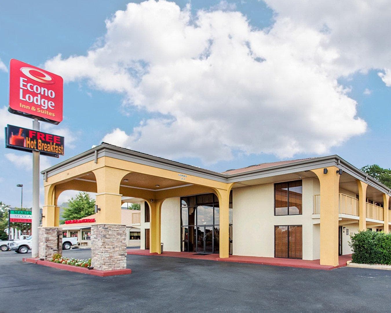 Econo Lodge Inn & Suites Griffin North - Image 1