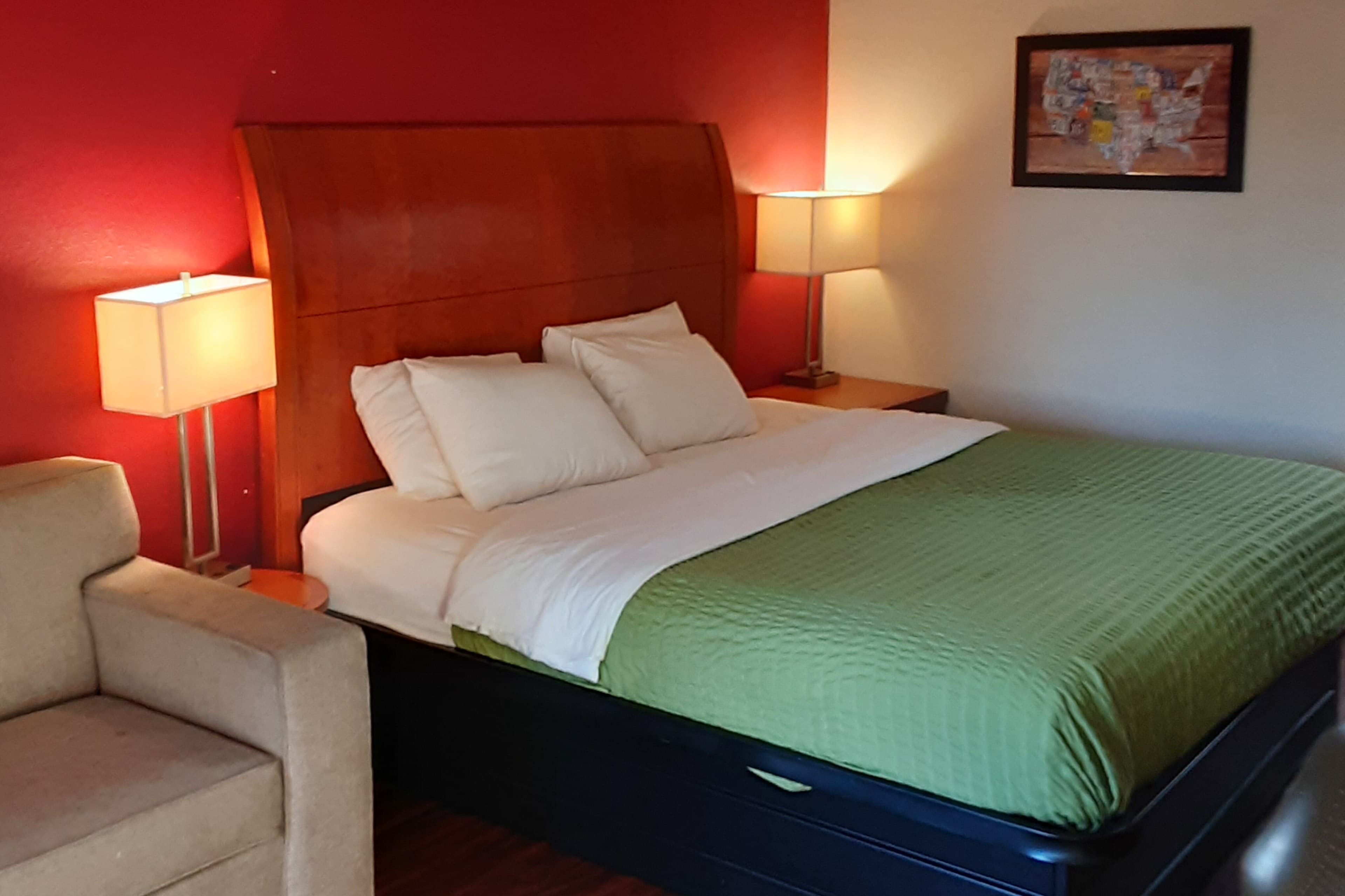 Econo Lodge Inn & Suites Griffin North - Image 2