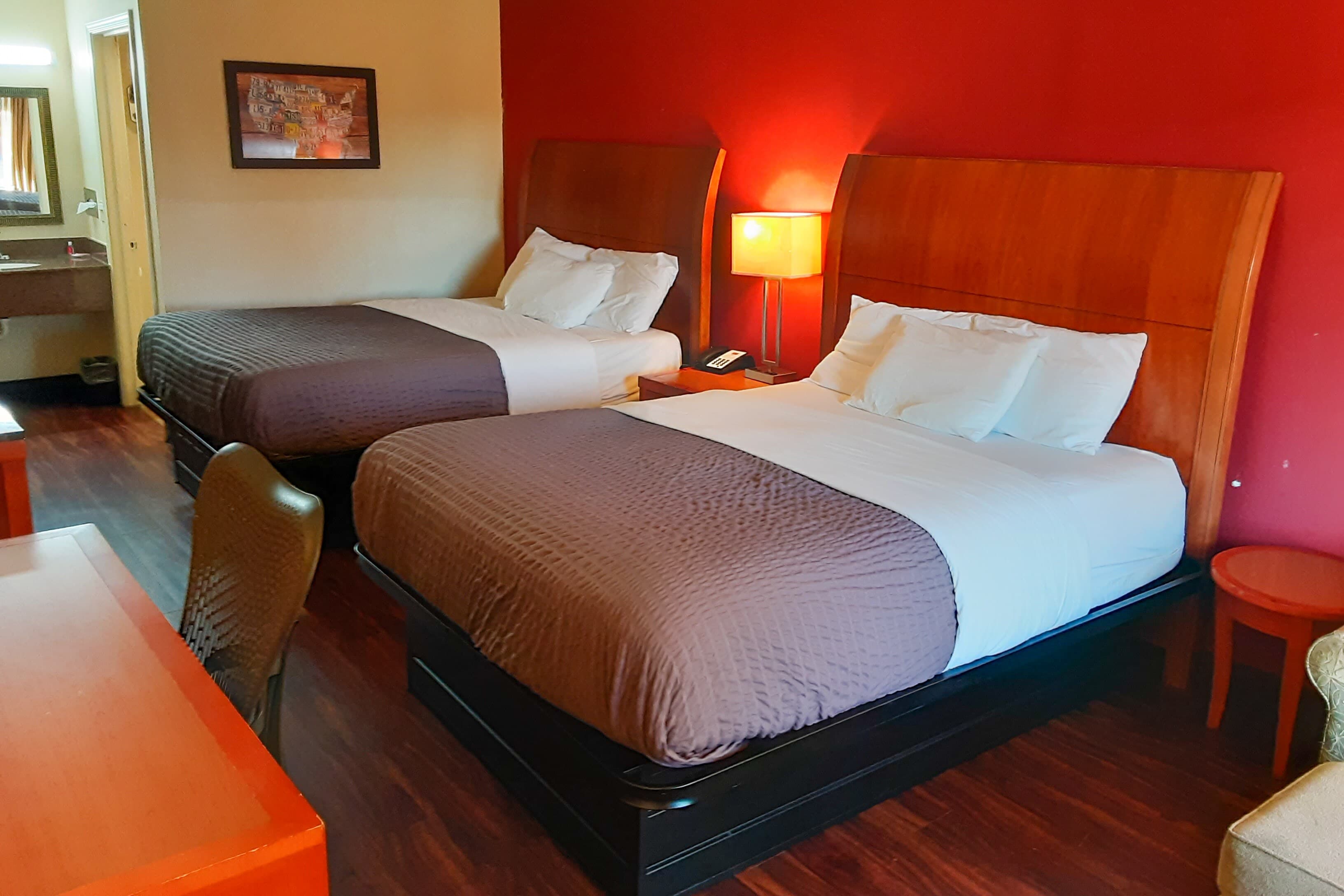Econo Lodge Inn & Suites Griffin North — 18