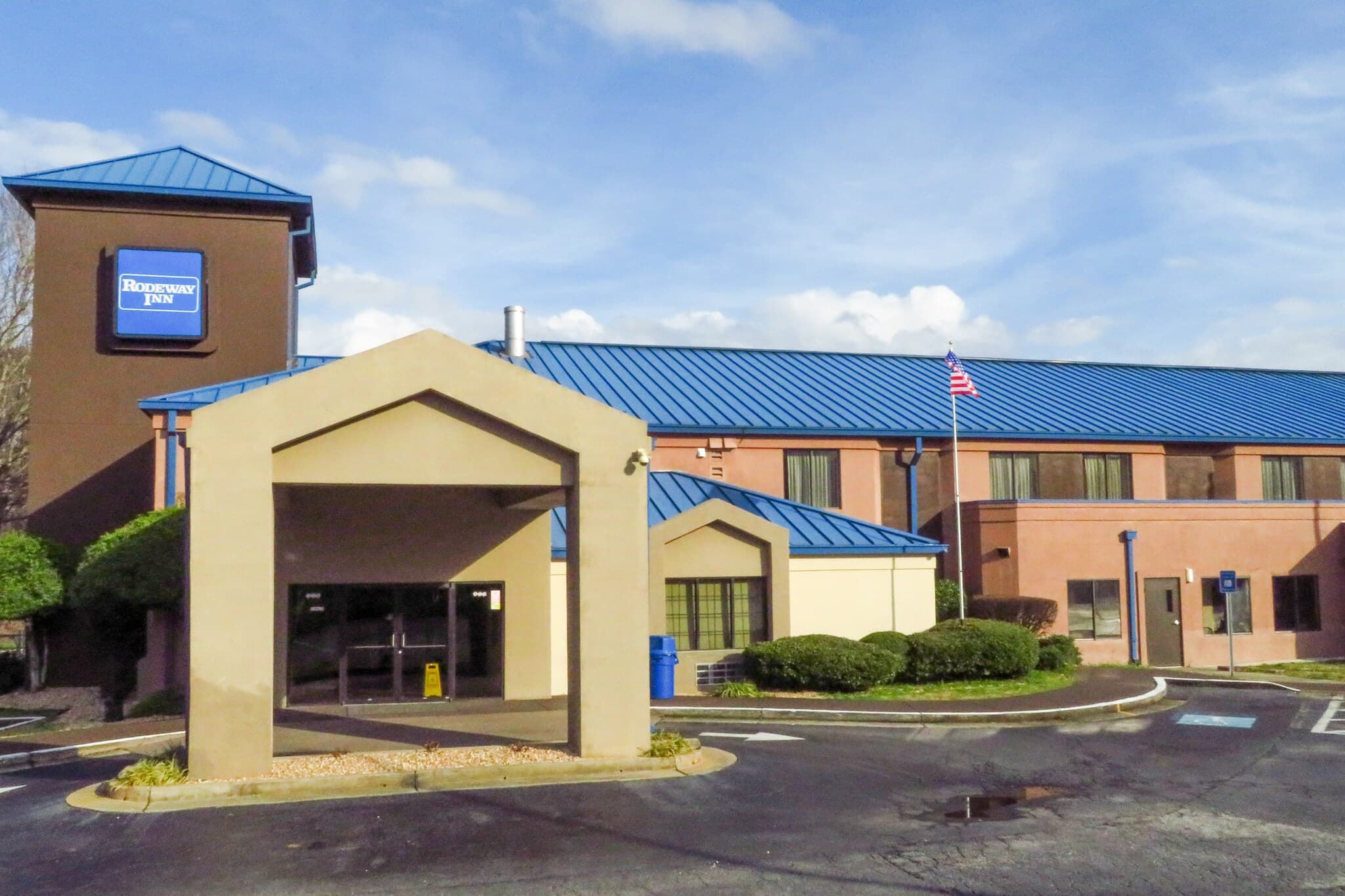 Rodeway Inn Austell Six Flags - Image 1