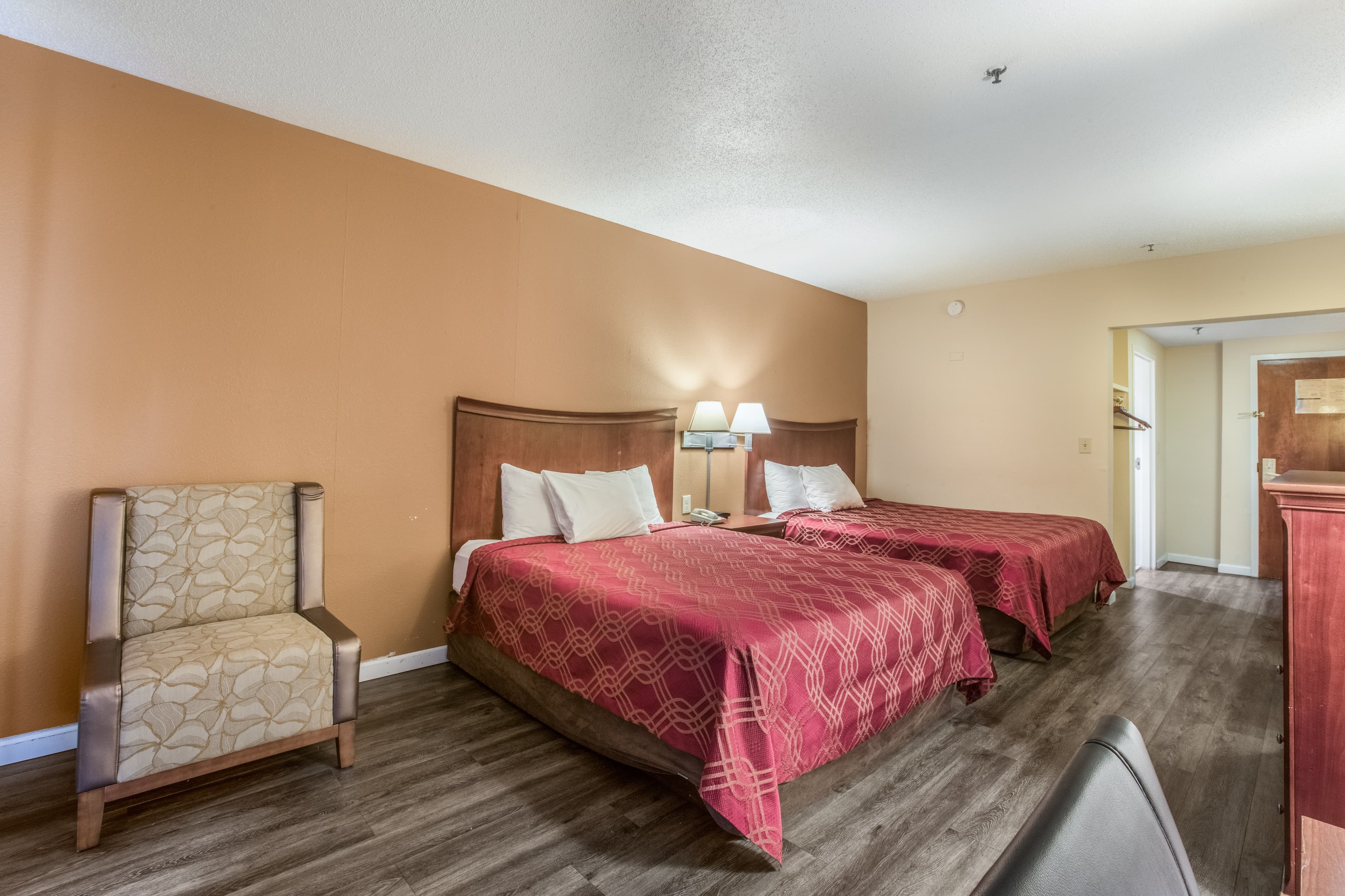 Econo Lodge Inn & Suites Marietta near Dobbins ARB — 15