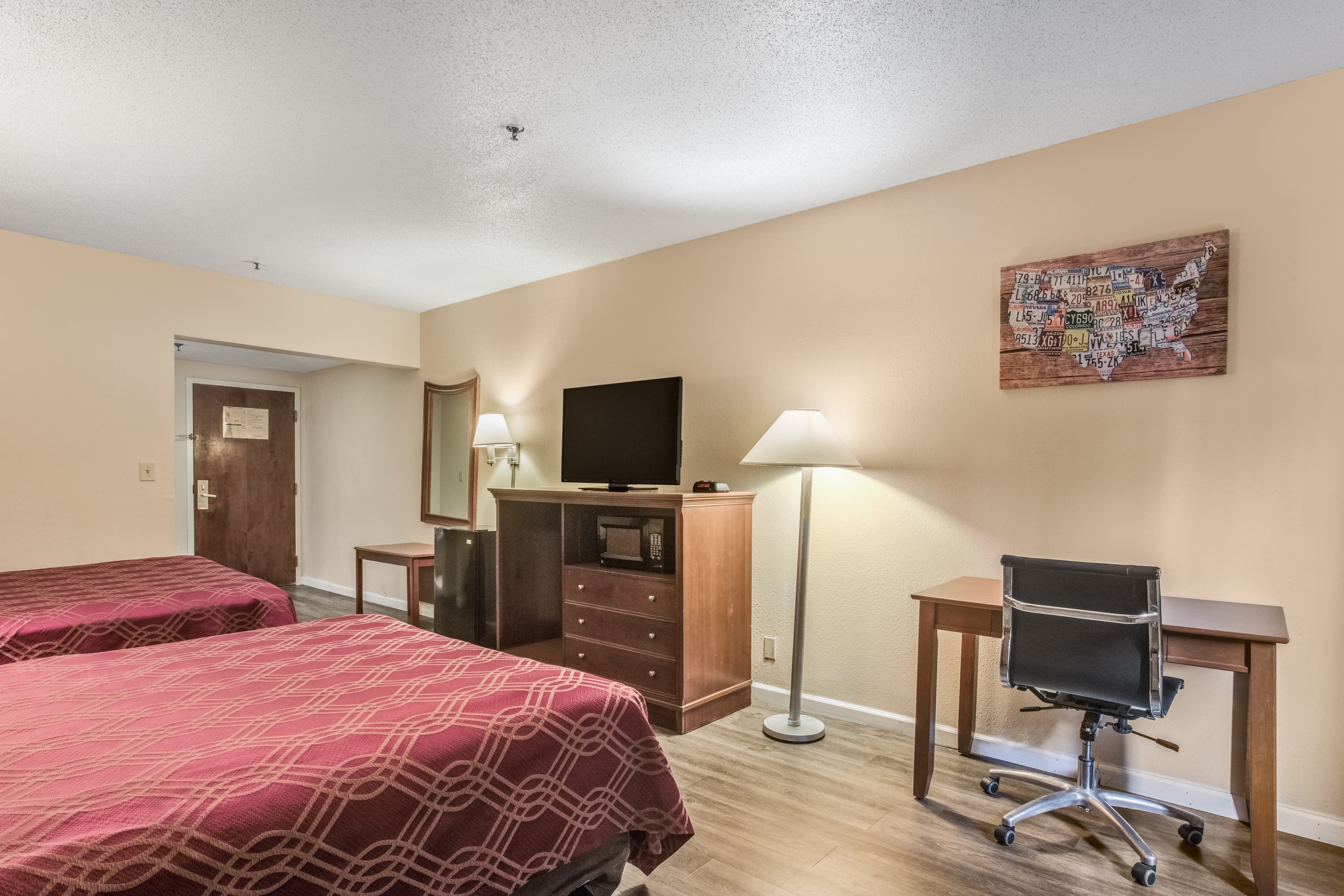 Econo Lodge Inn & Suites Marietta near Dobbins ARB — 16