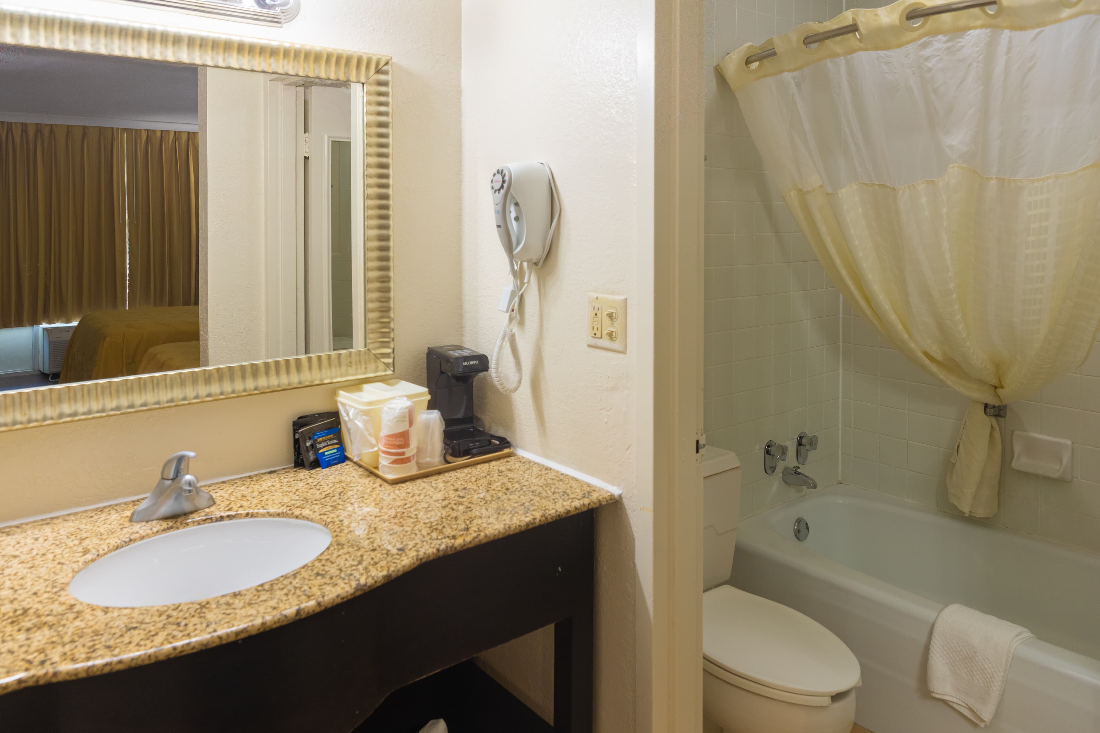 Quality Inn Richmond Hill - Savannah I-95 - Image 2