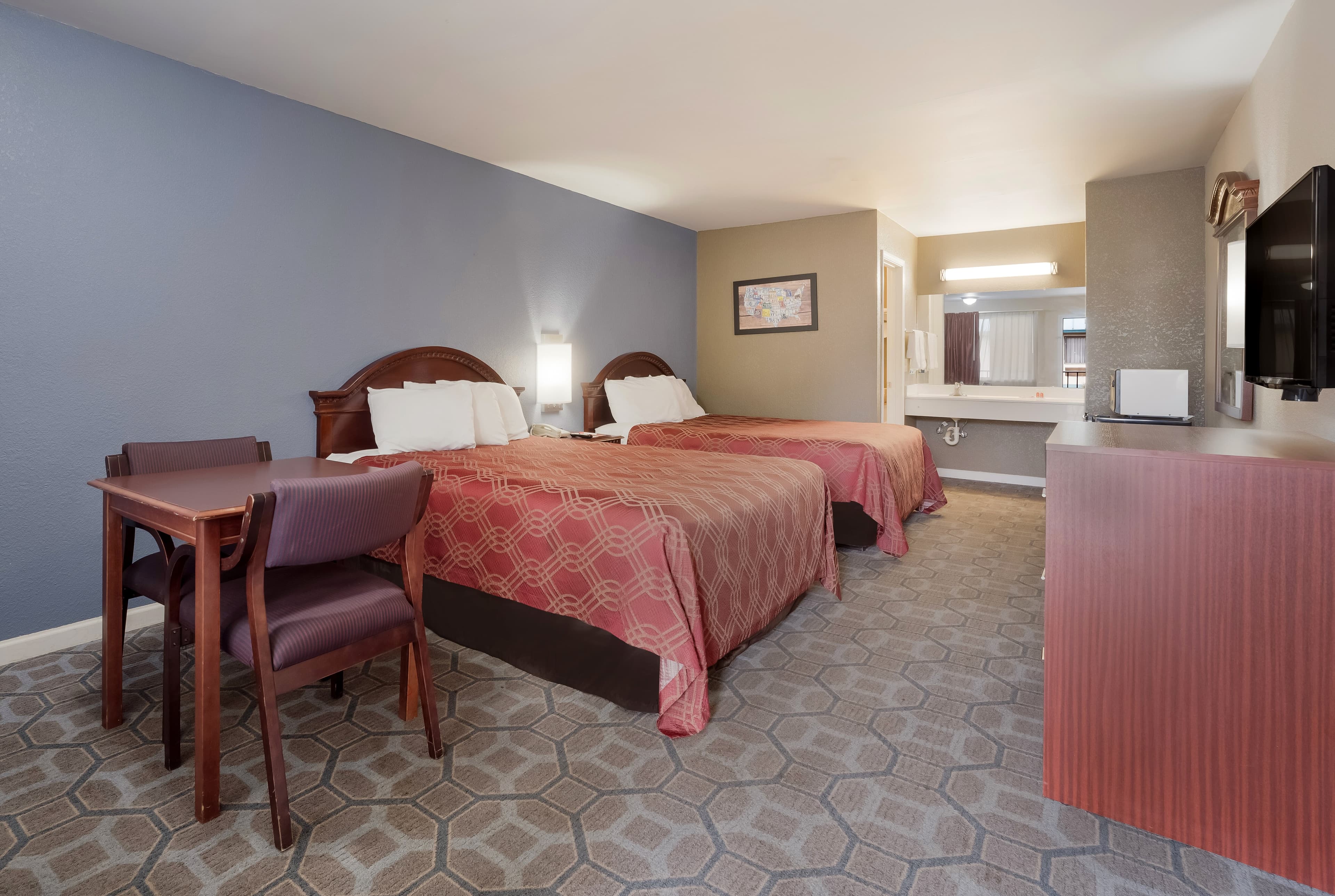 Econo Lodge Thomaston — 16