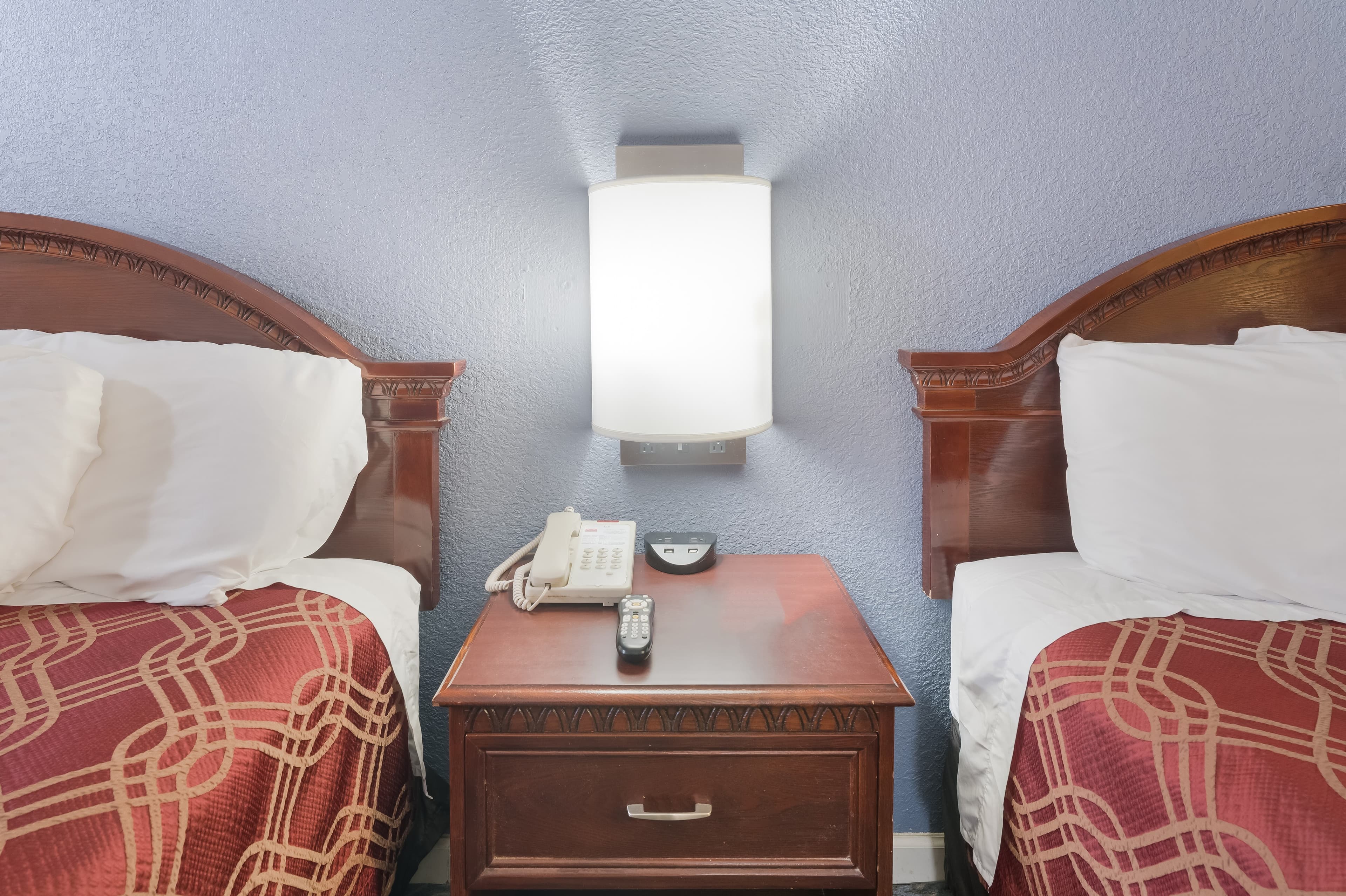 Econo Lodge Thomaston — 19
