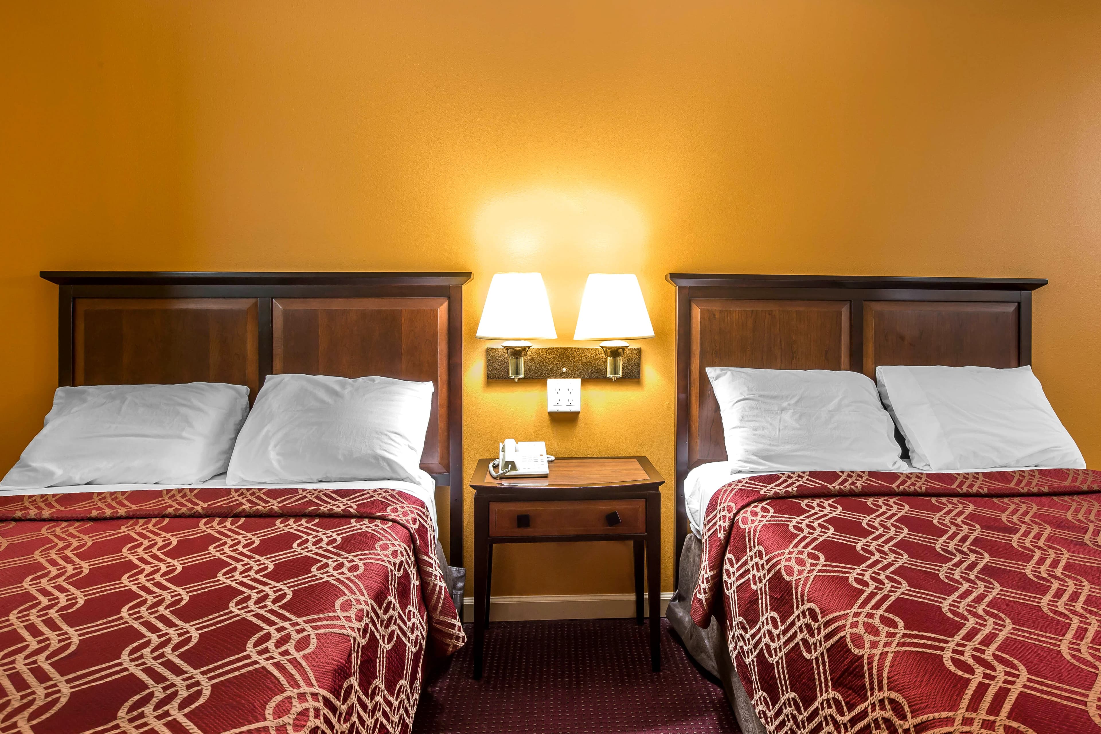 Econo Lodge At Six Flags — 8