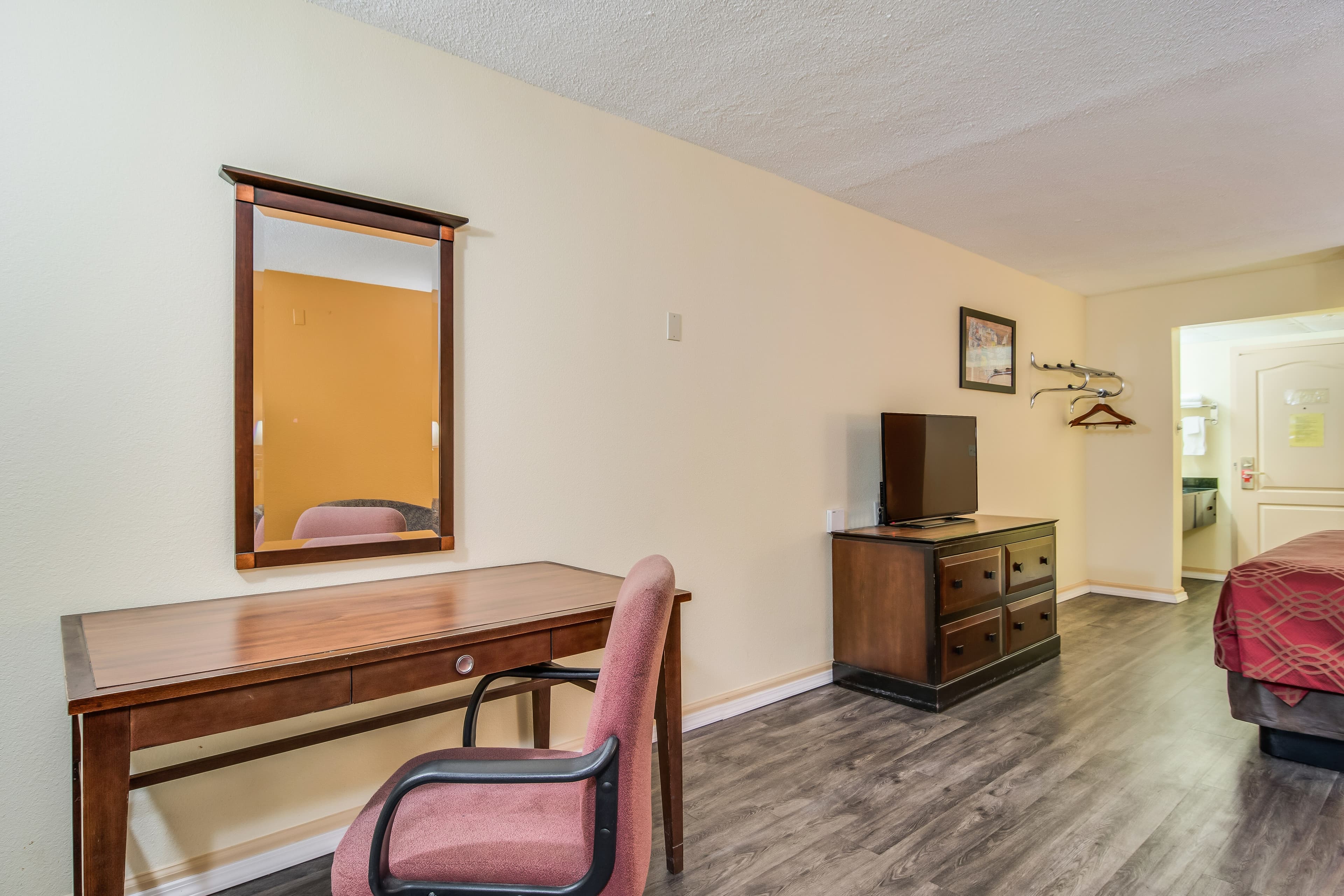Econo Lodge At Six Flags — 13