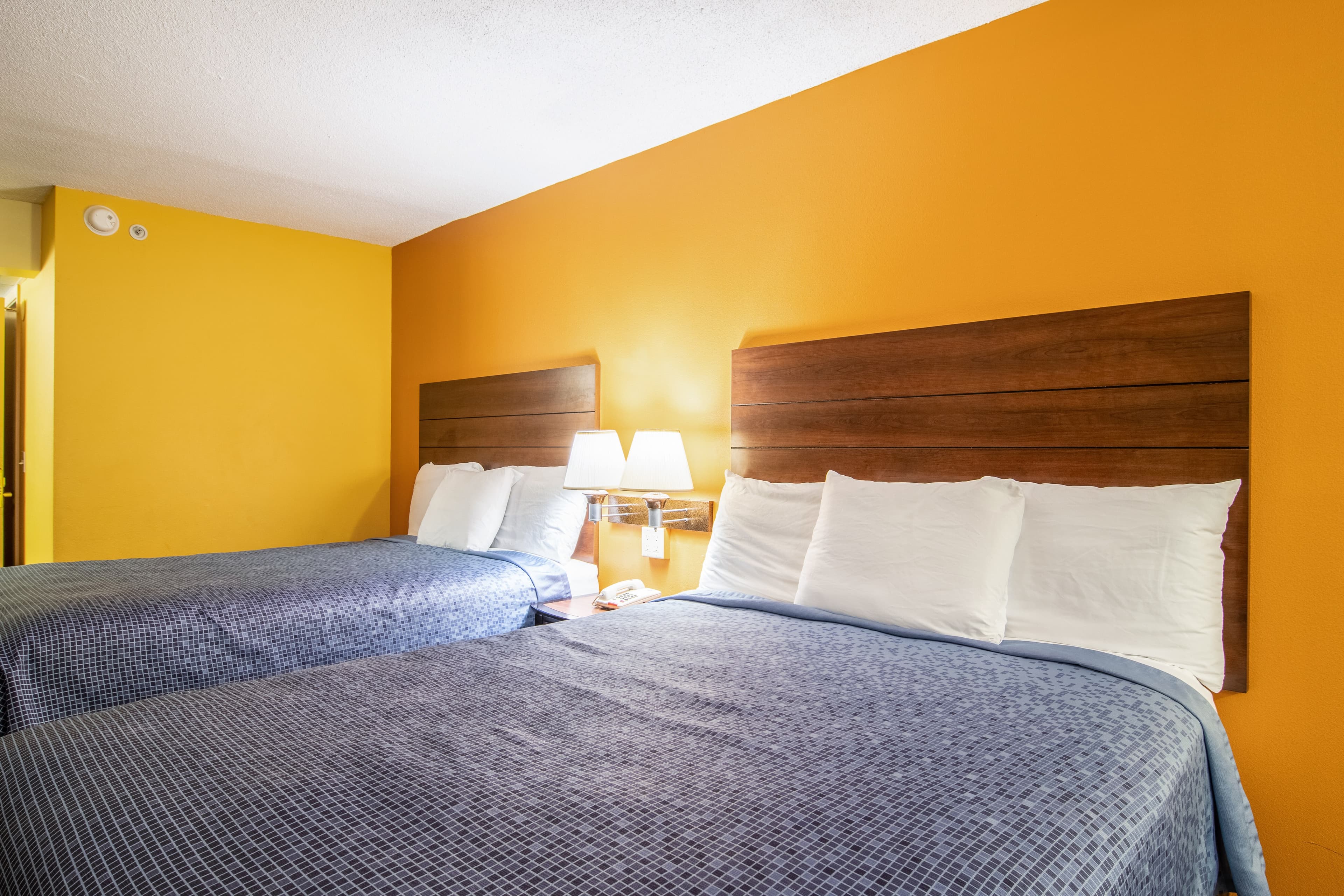Econo Lodge At Six Flags — 33
