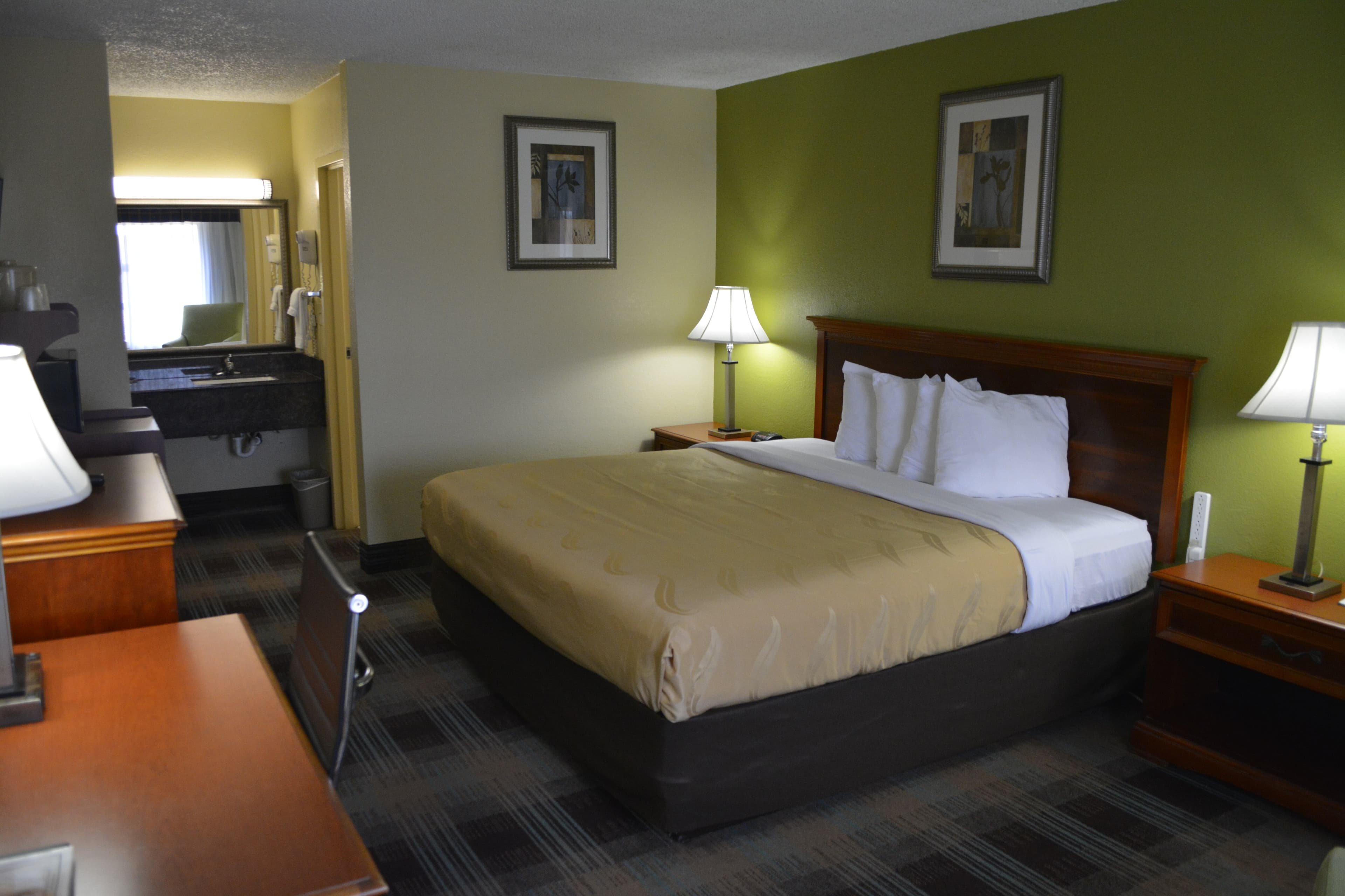 Quality Inn Savannah Midtown — 19