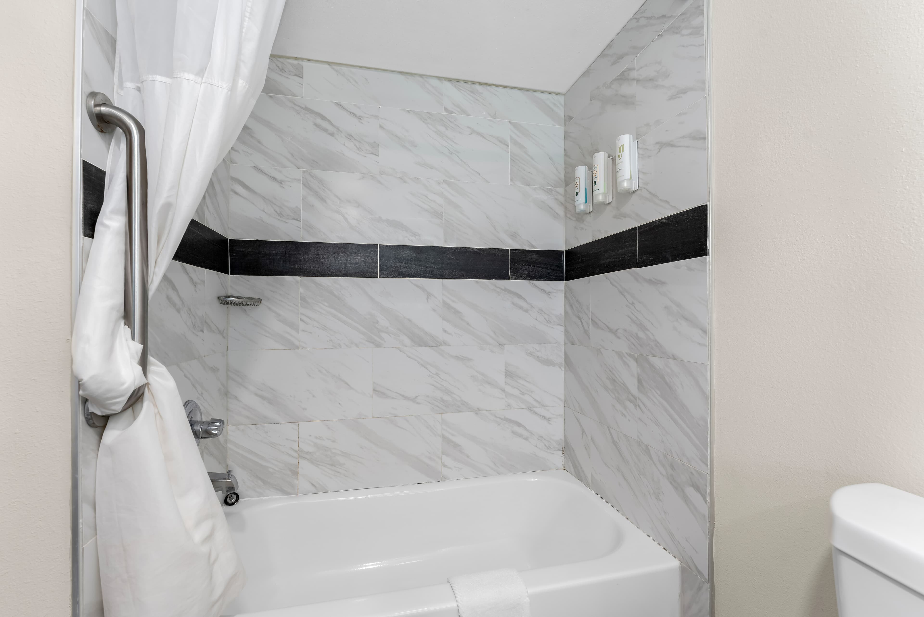 Quality Inn Sandersville - Image 5