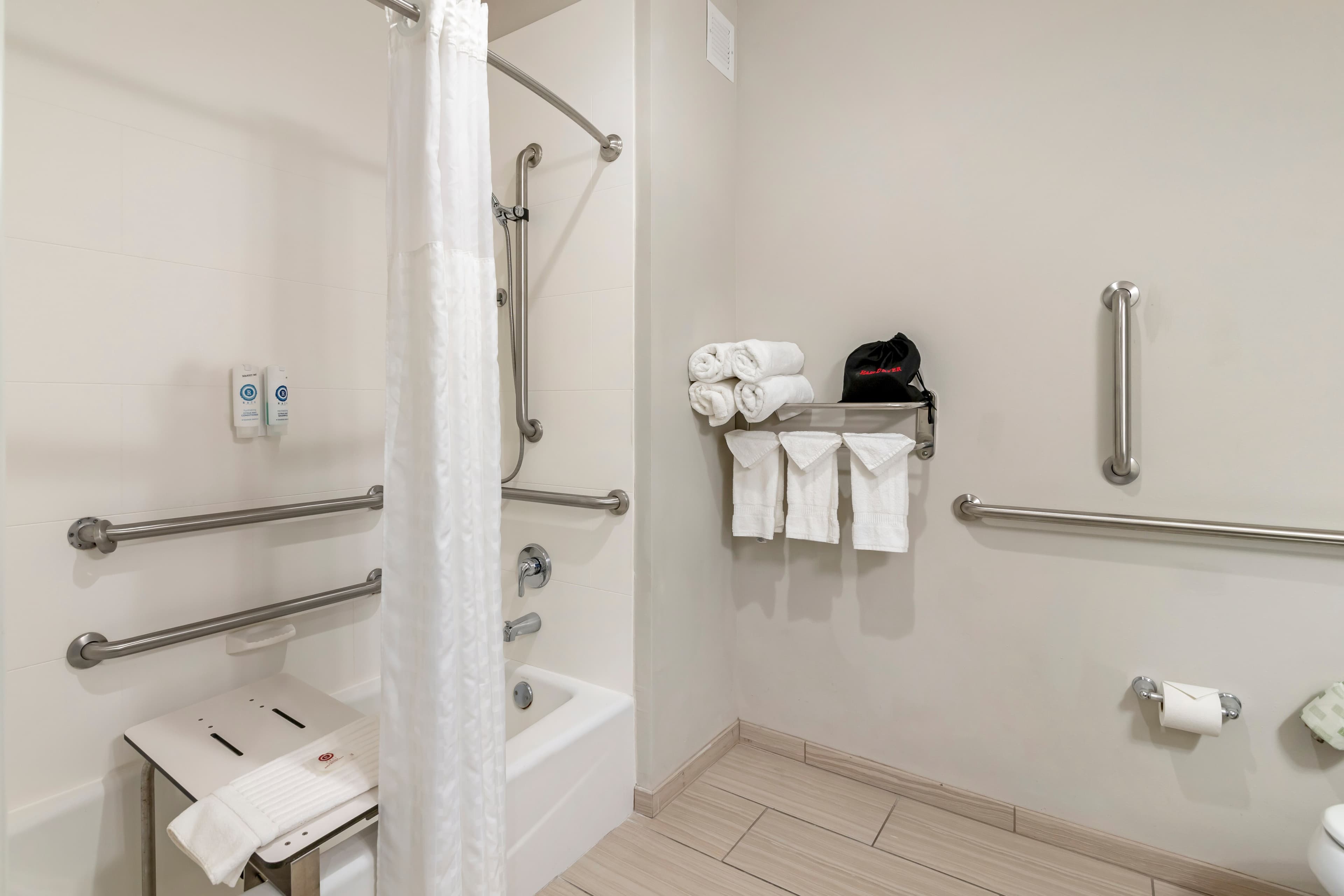 Comfort Inn & Suites Valdosta I-75 - Image 5