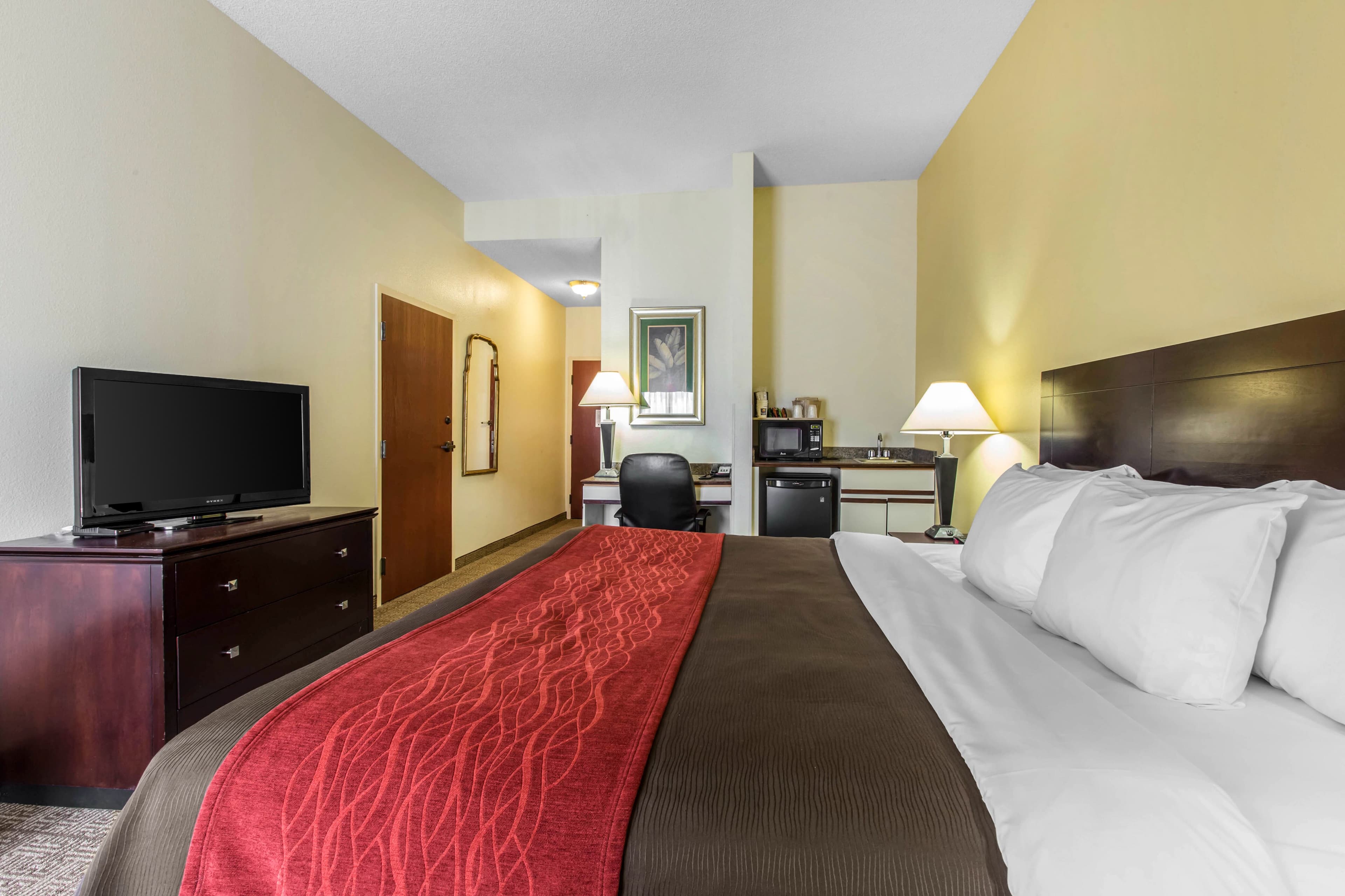 Comfort Inn & Suites Thomson — 6