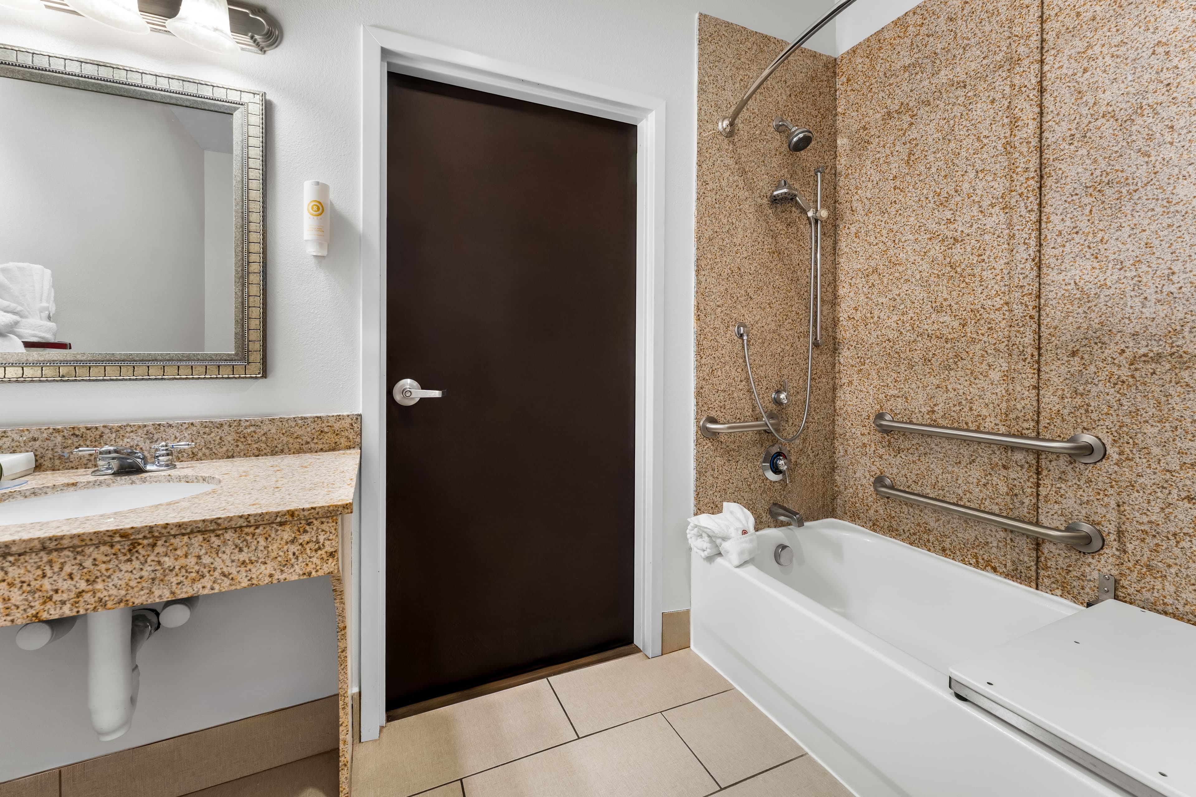 Comfort Inn & Suites Augusta West Near Fort Gordon — 6