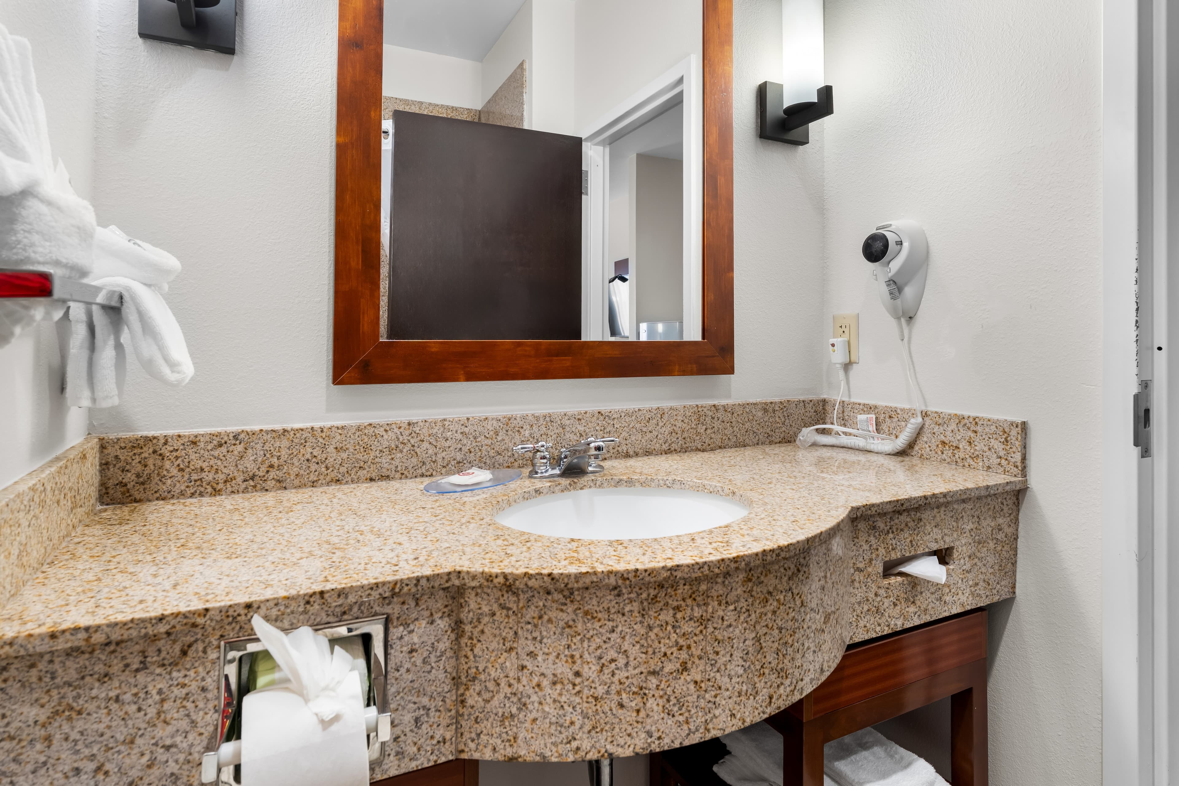 Comfort Inn & Suites Augusta West Near Fort Gordon — 11