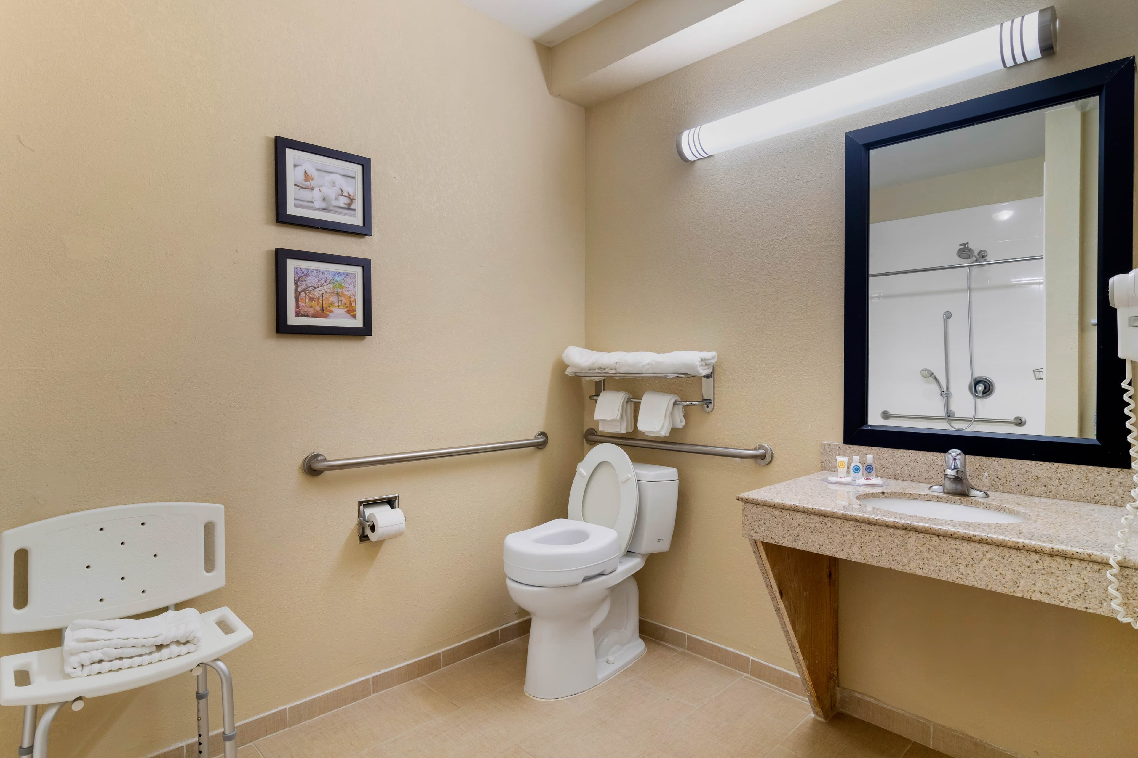 Comfort Inn & Suites Griffin North - Image 5