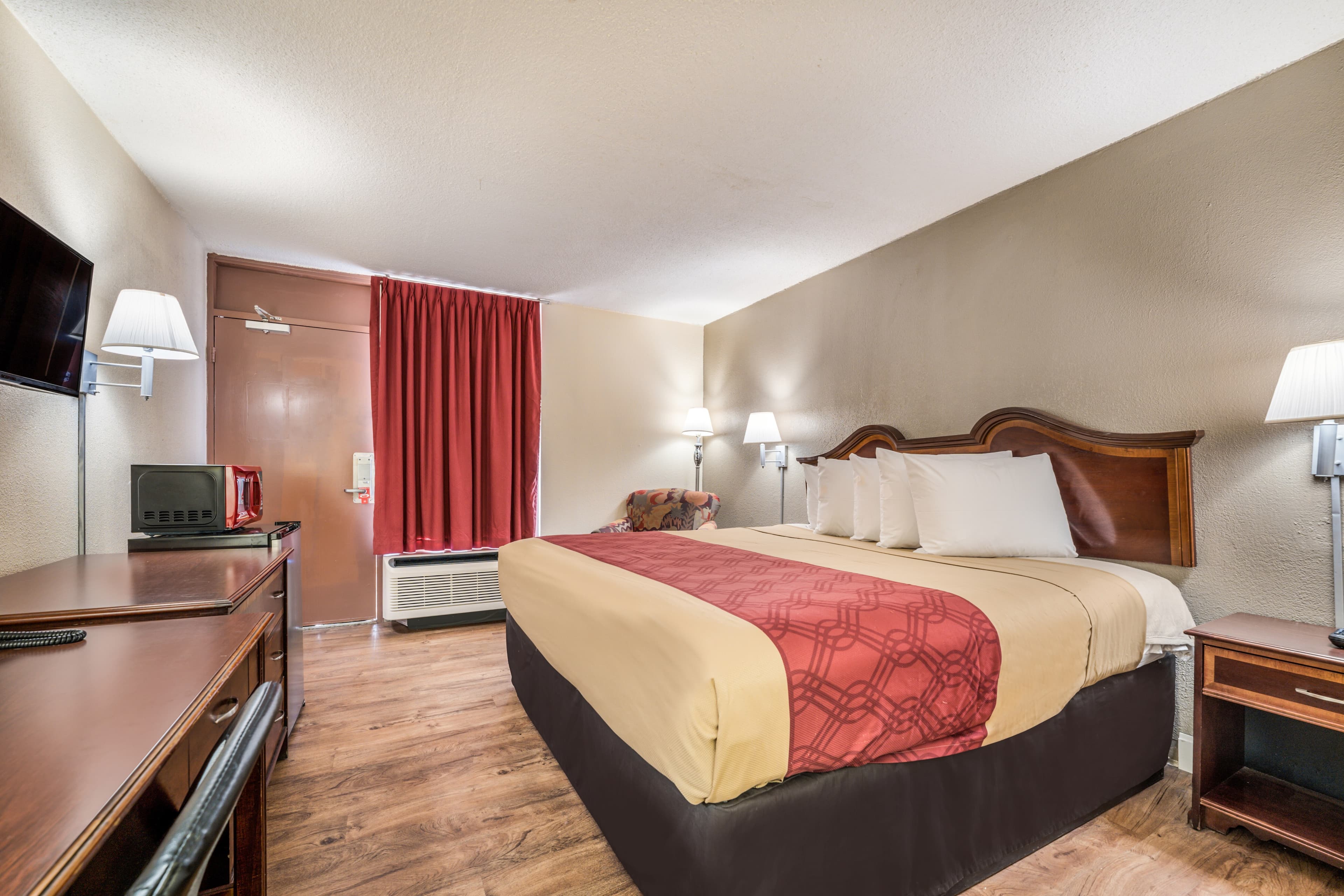 Econo Lodge  Inn & Suites Macon West - Image 3