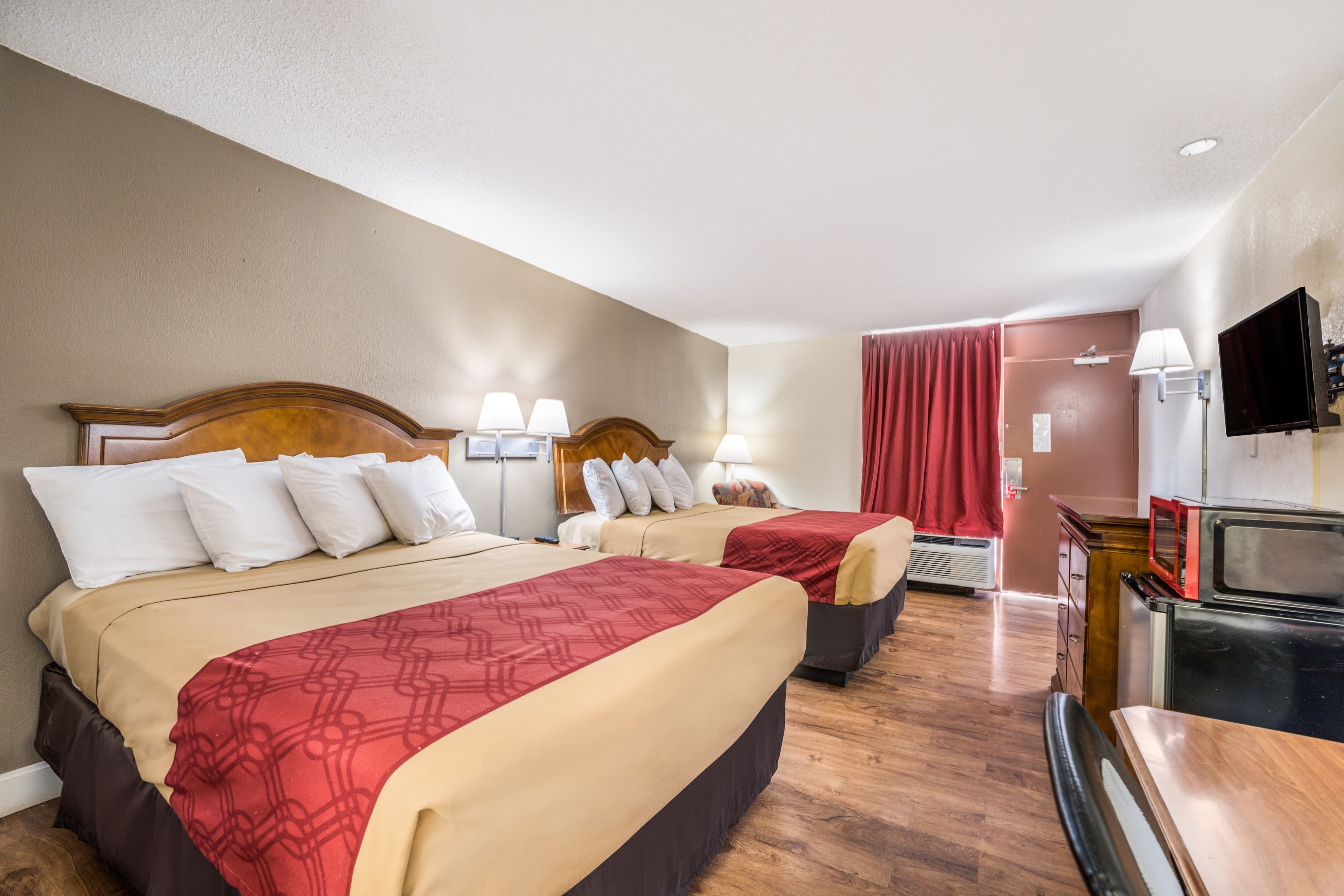 Econo Lodge  Inn & Suites Macon West - Image 5