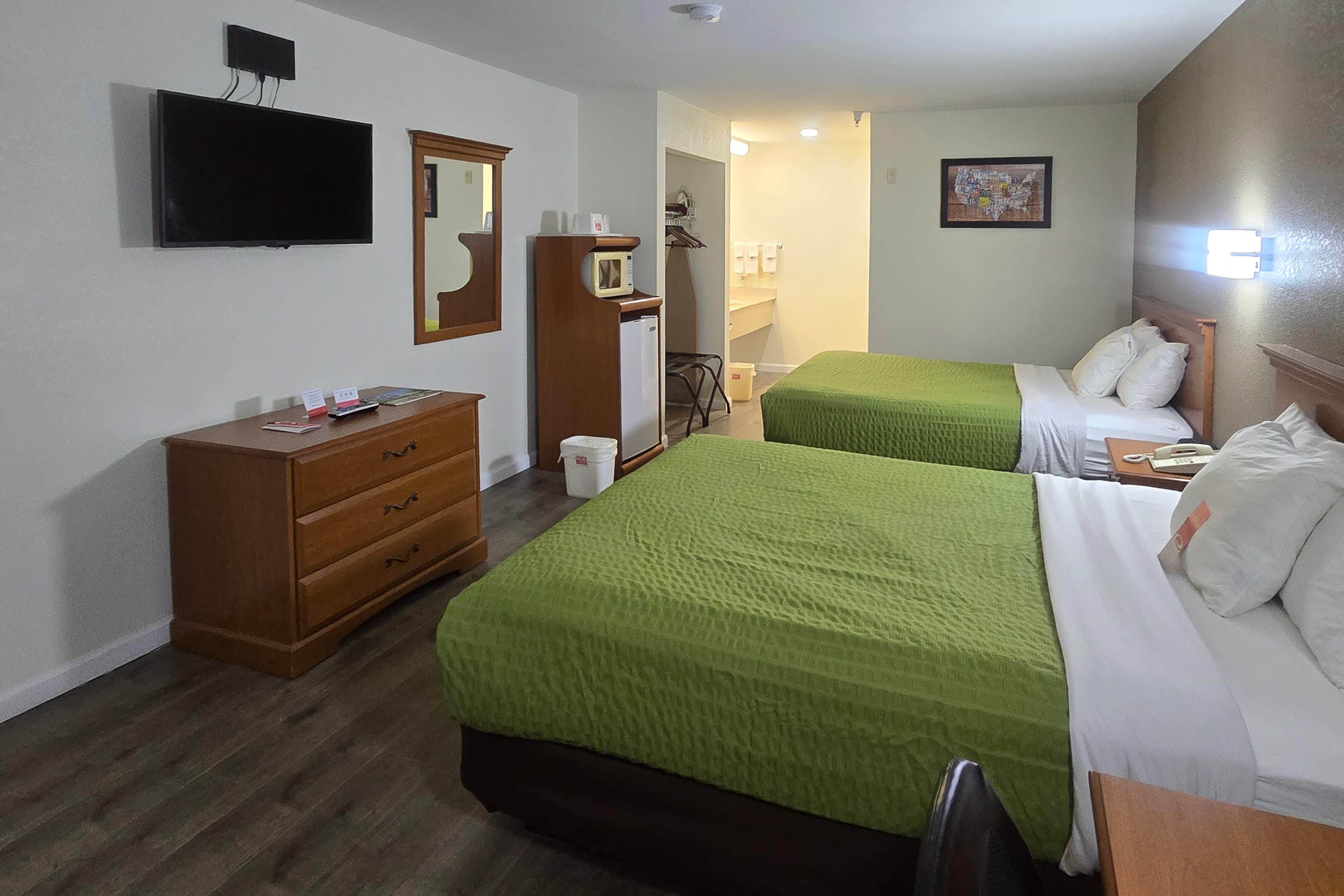 Econo Lodge Villa Rica — 20