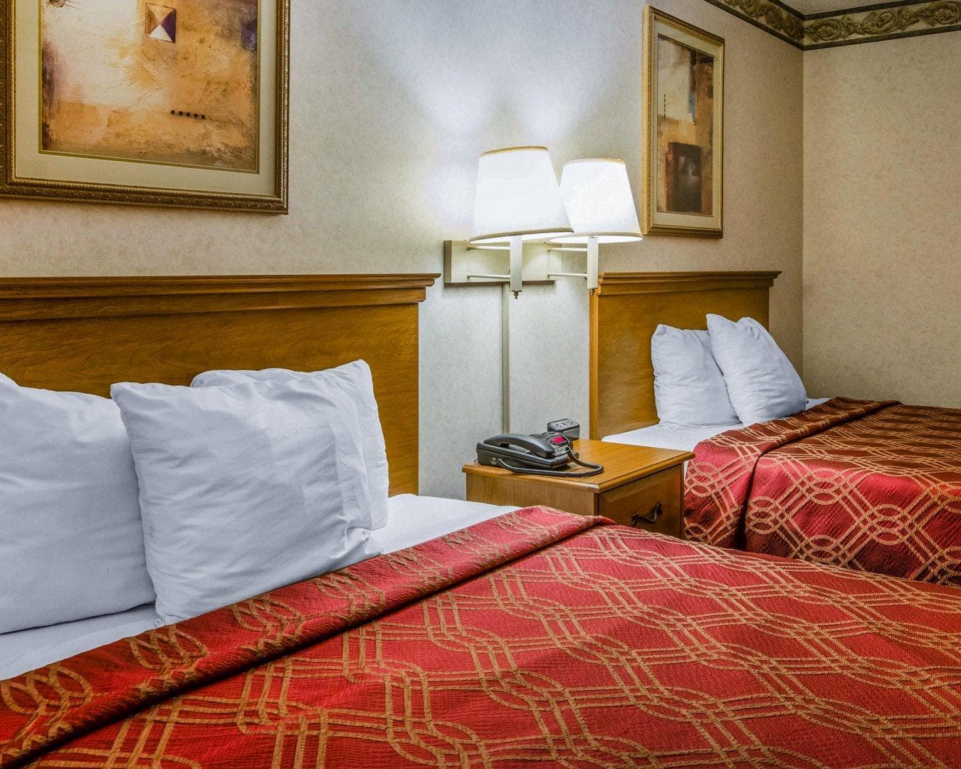 Econo Lodge Villa Rica — 9