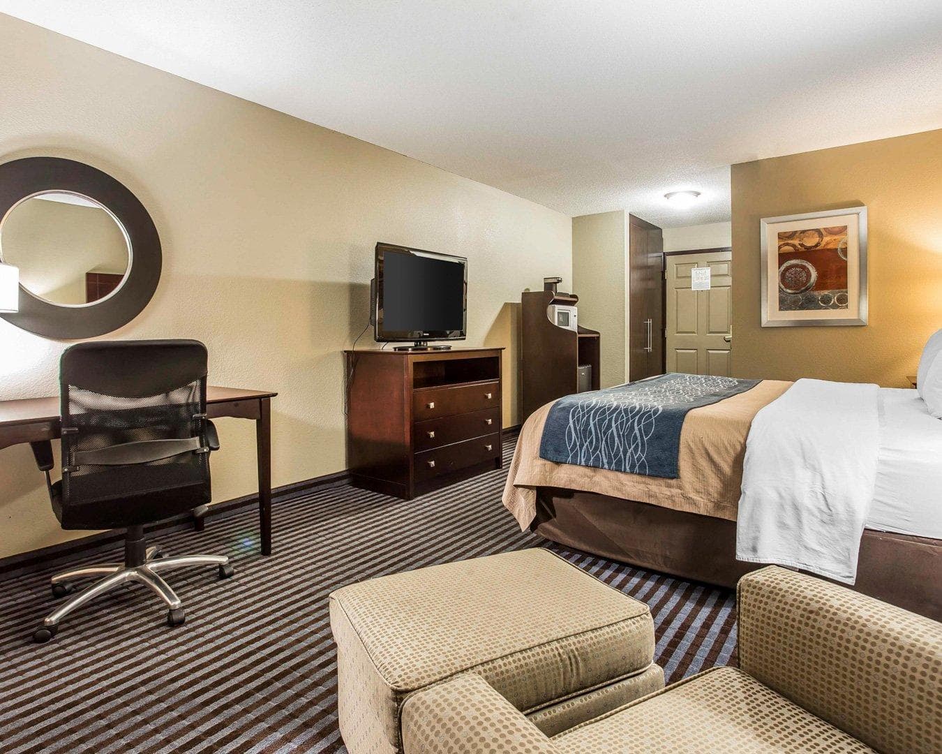 Comfort Inn & Suites Ballpark Area - Image 5