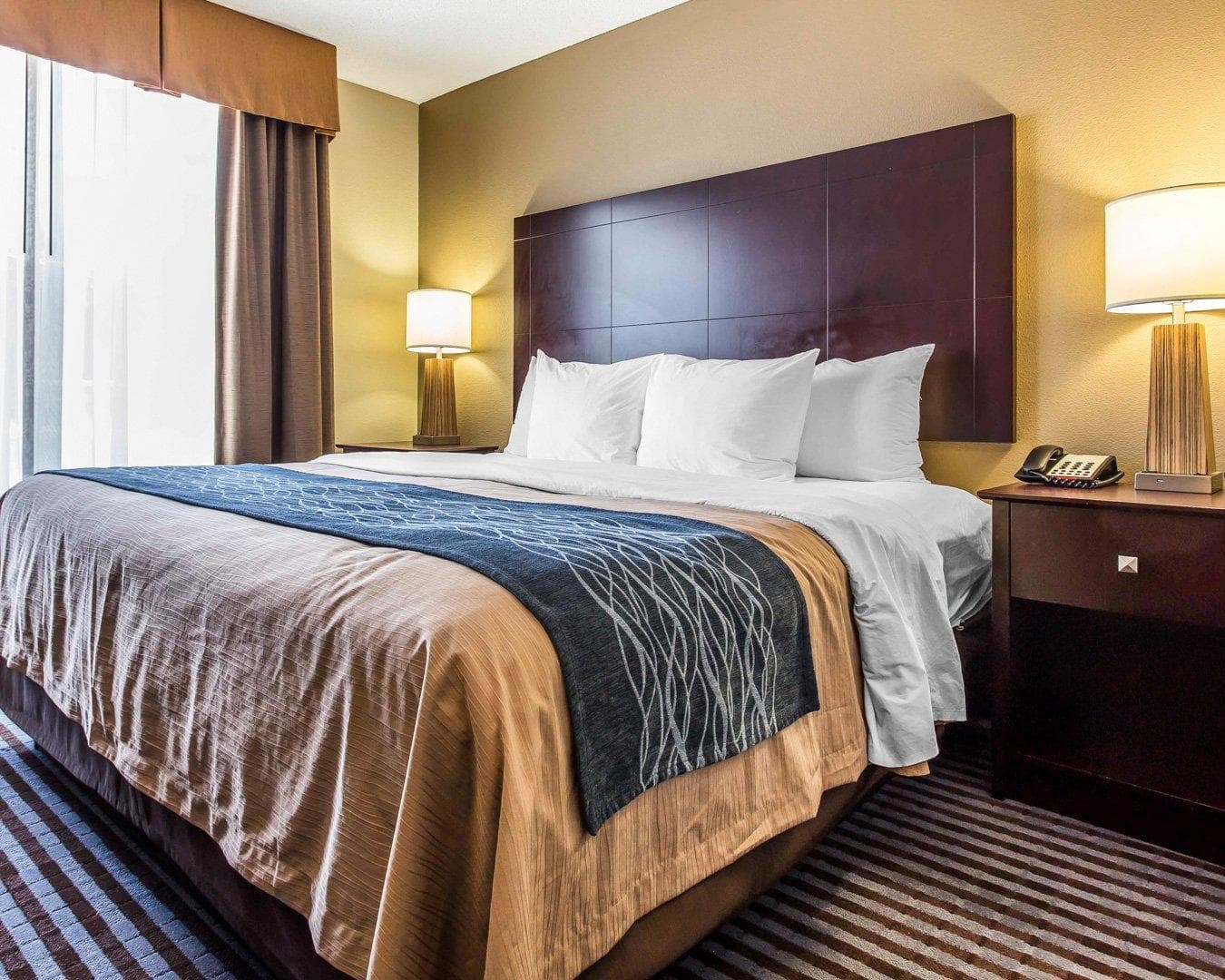 Comfort Inn & Suites Ballpark Area — 13