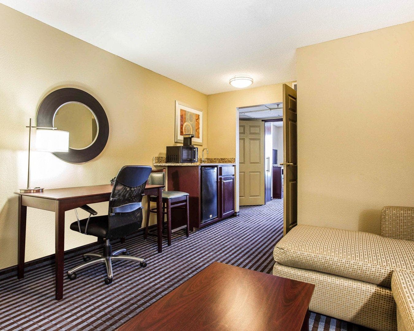 Comfort Inn & Suites Ballpark Area — 15