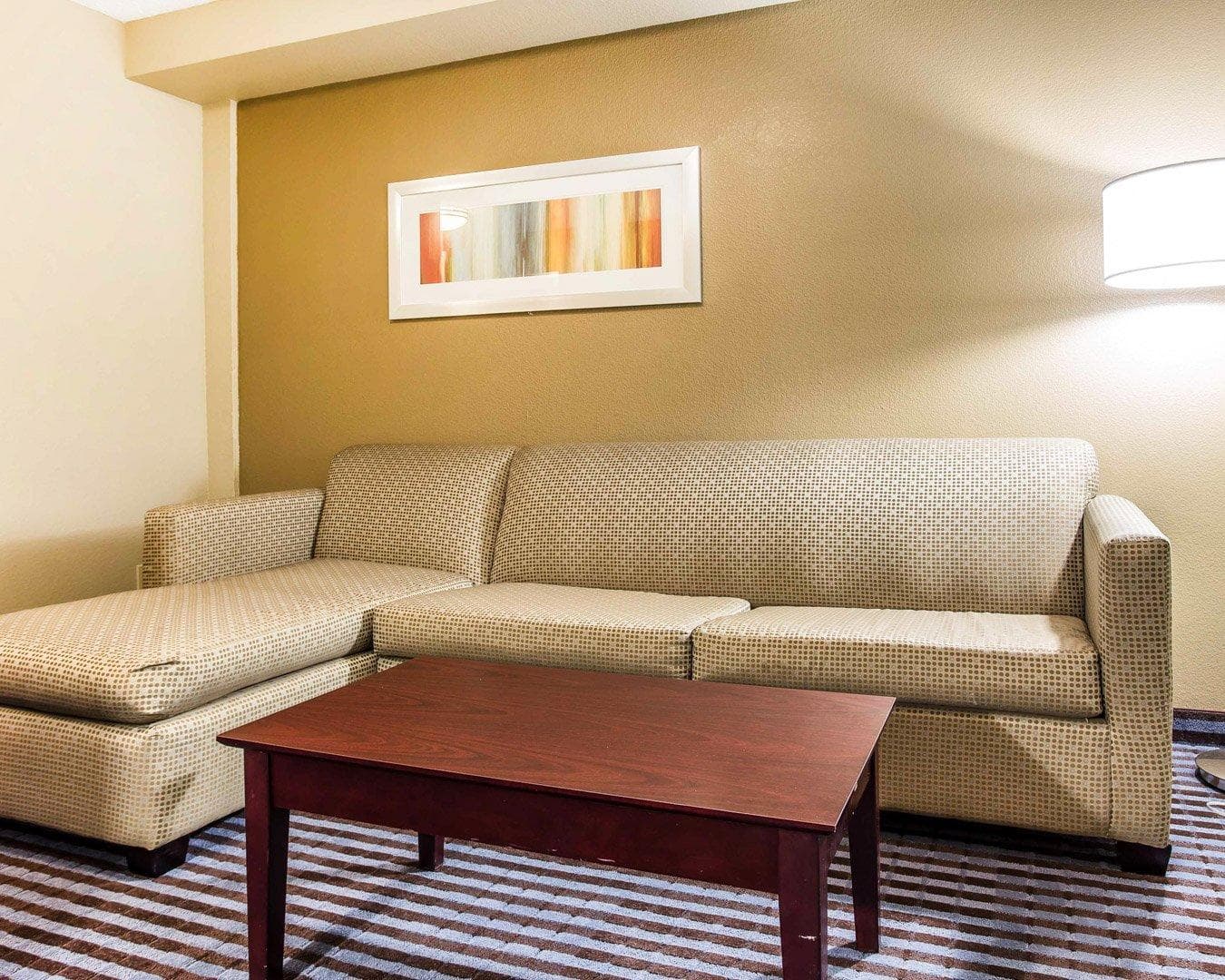 Comfort Inn & Suites Ballpark Area — 16