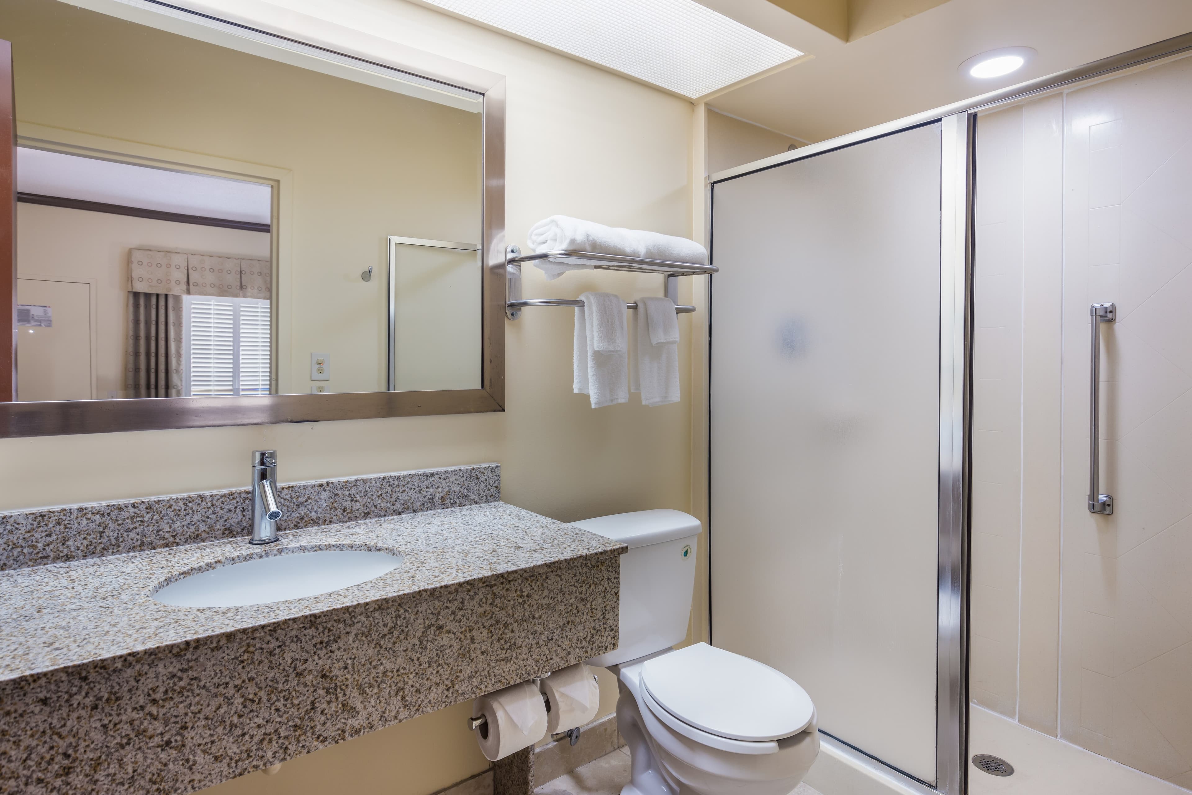 Quality Inn at Albany Mall - Image 4