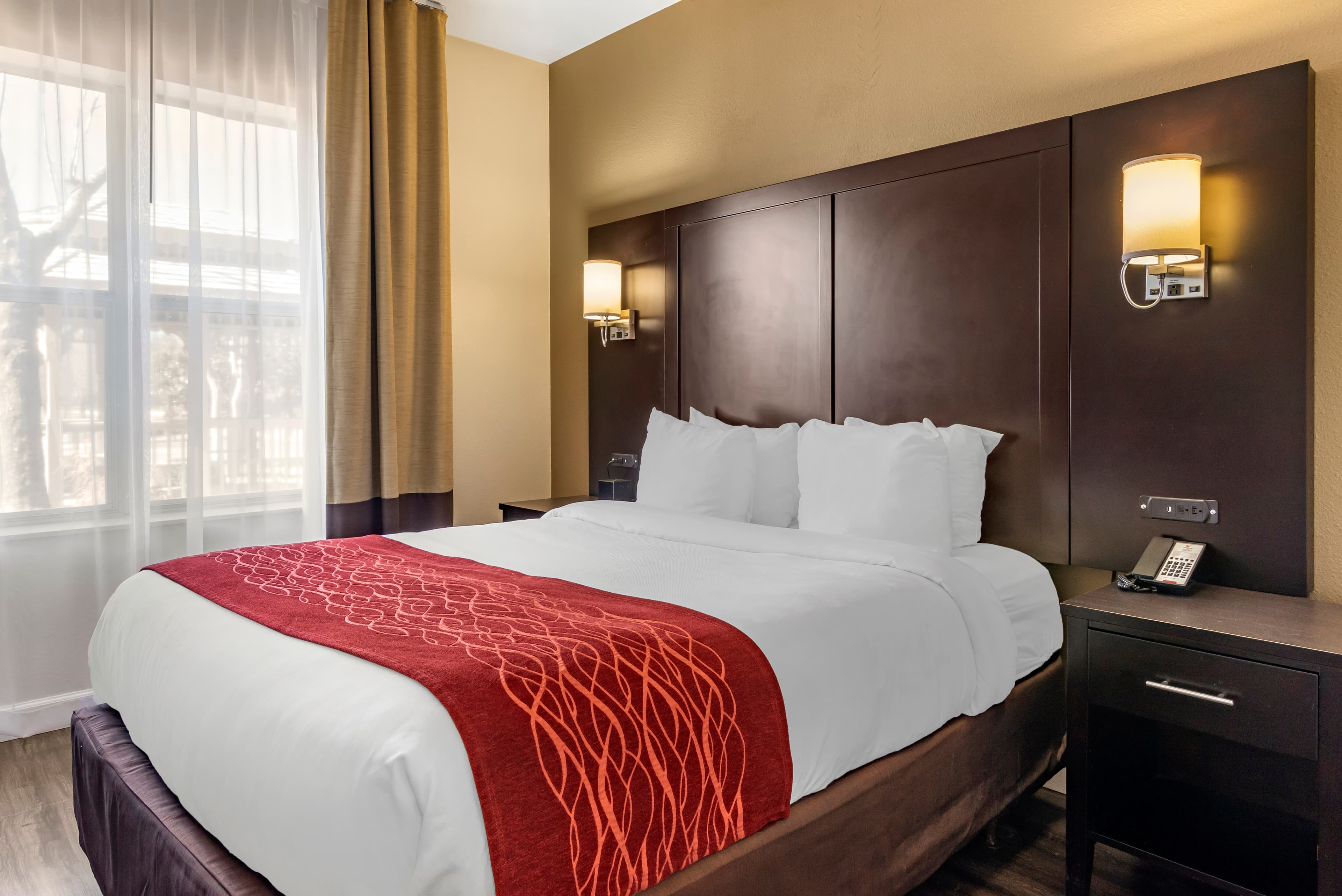 Comfort Inn & Suites near Six Flags — 22