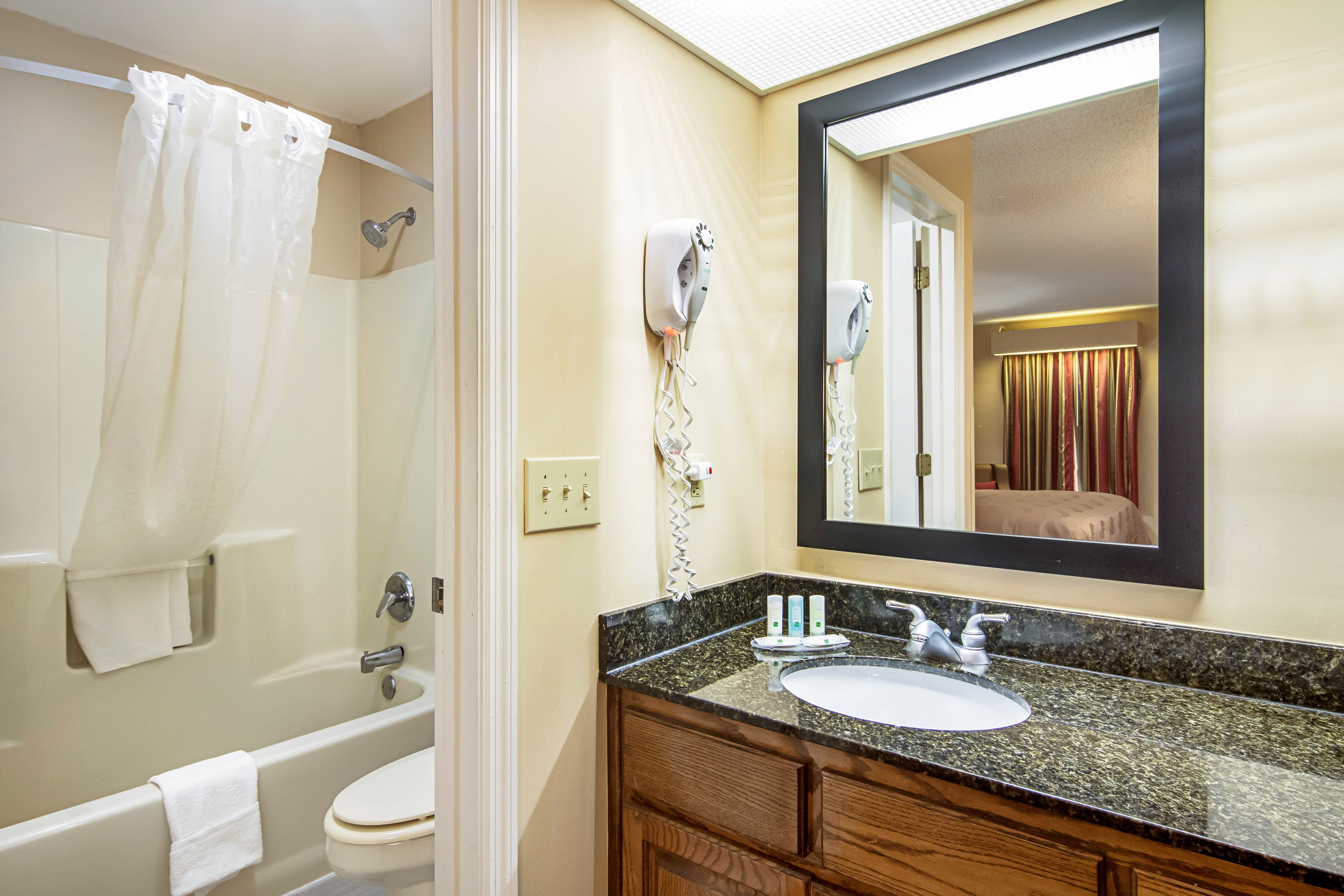 Quality Inn Thomaston — 29