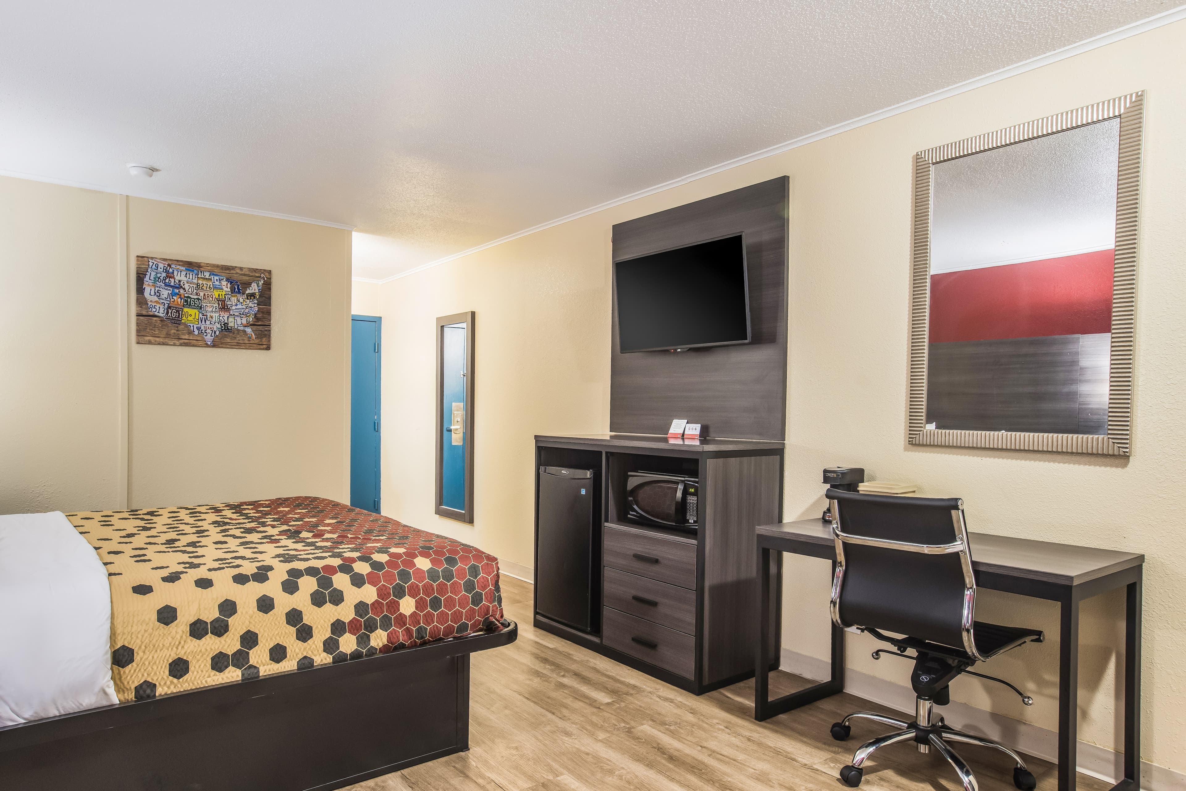 Econo Lodge Garden City - Savannah — 19