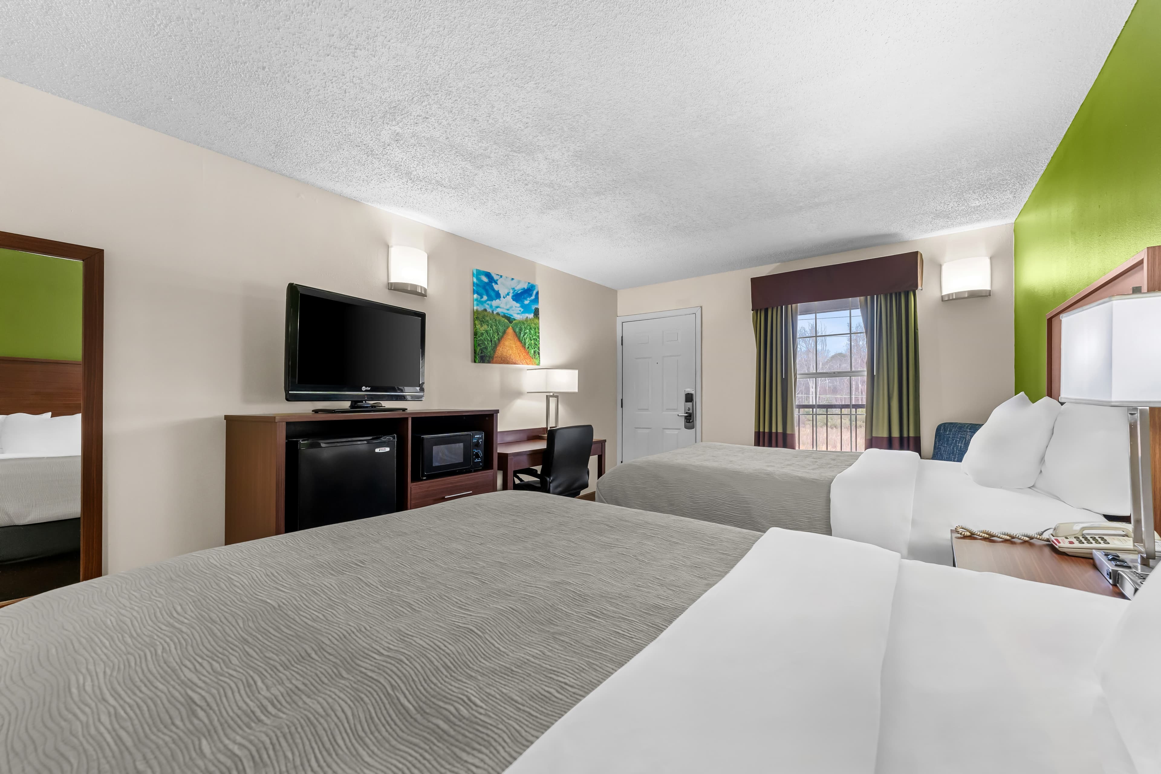 Quality Inn Eastman - Image 4