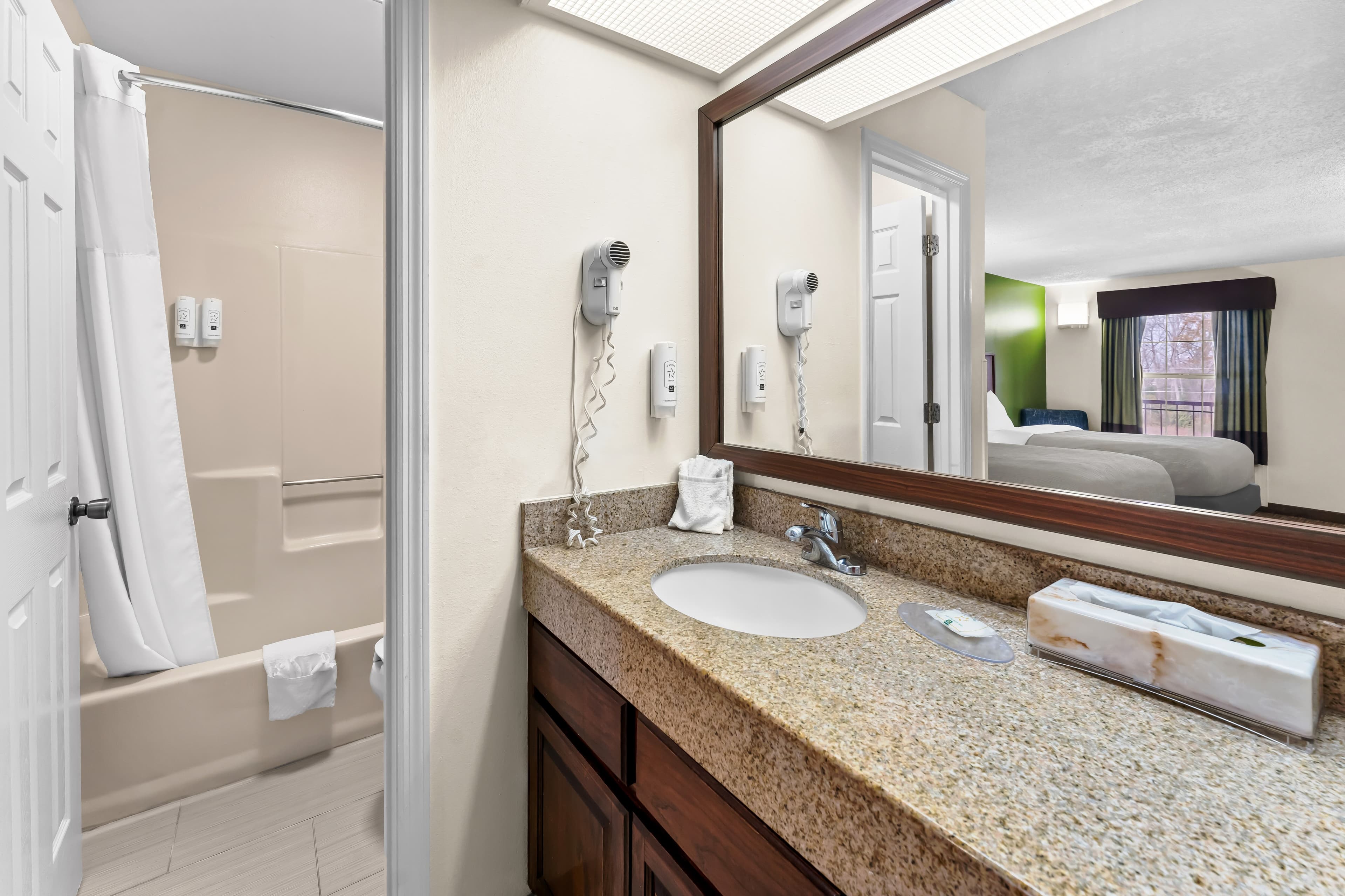Quality Inn Eastman - Image 5
