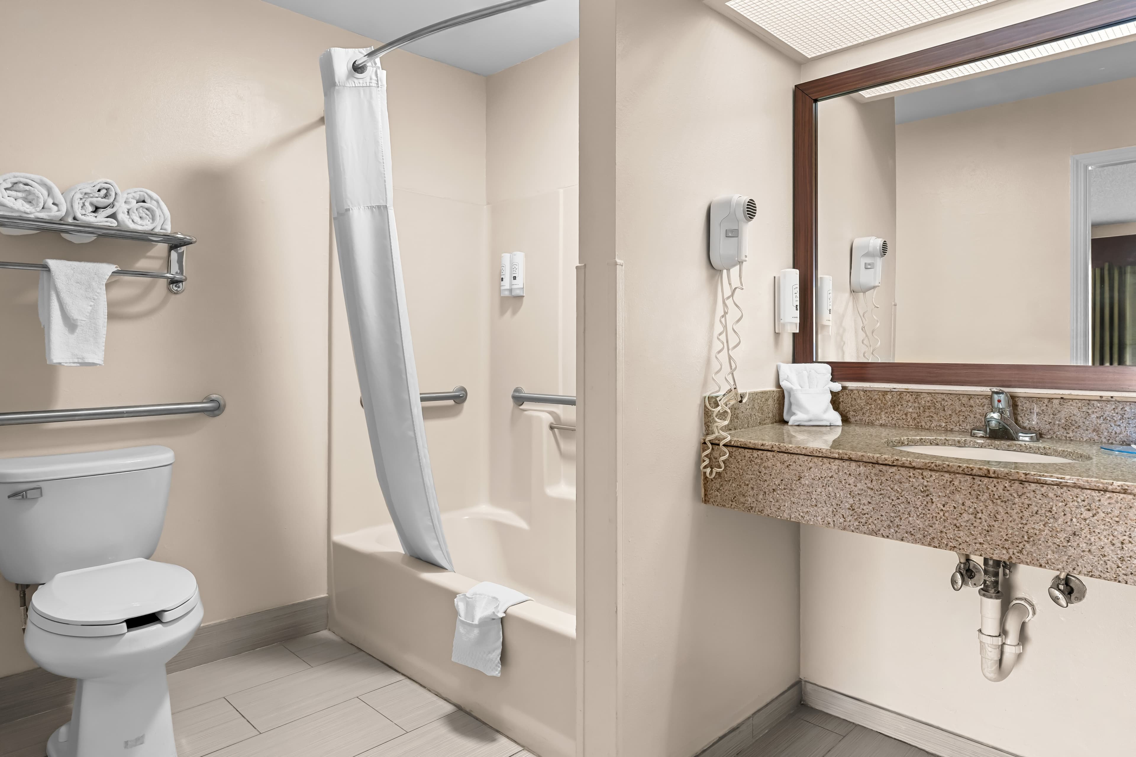 Quality Inn Eastman — 7