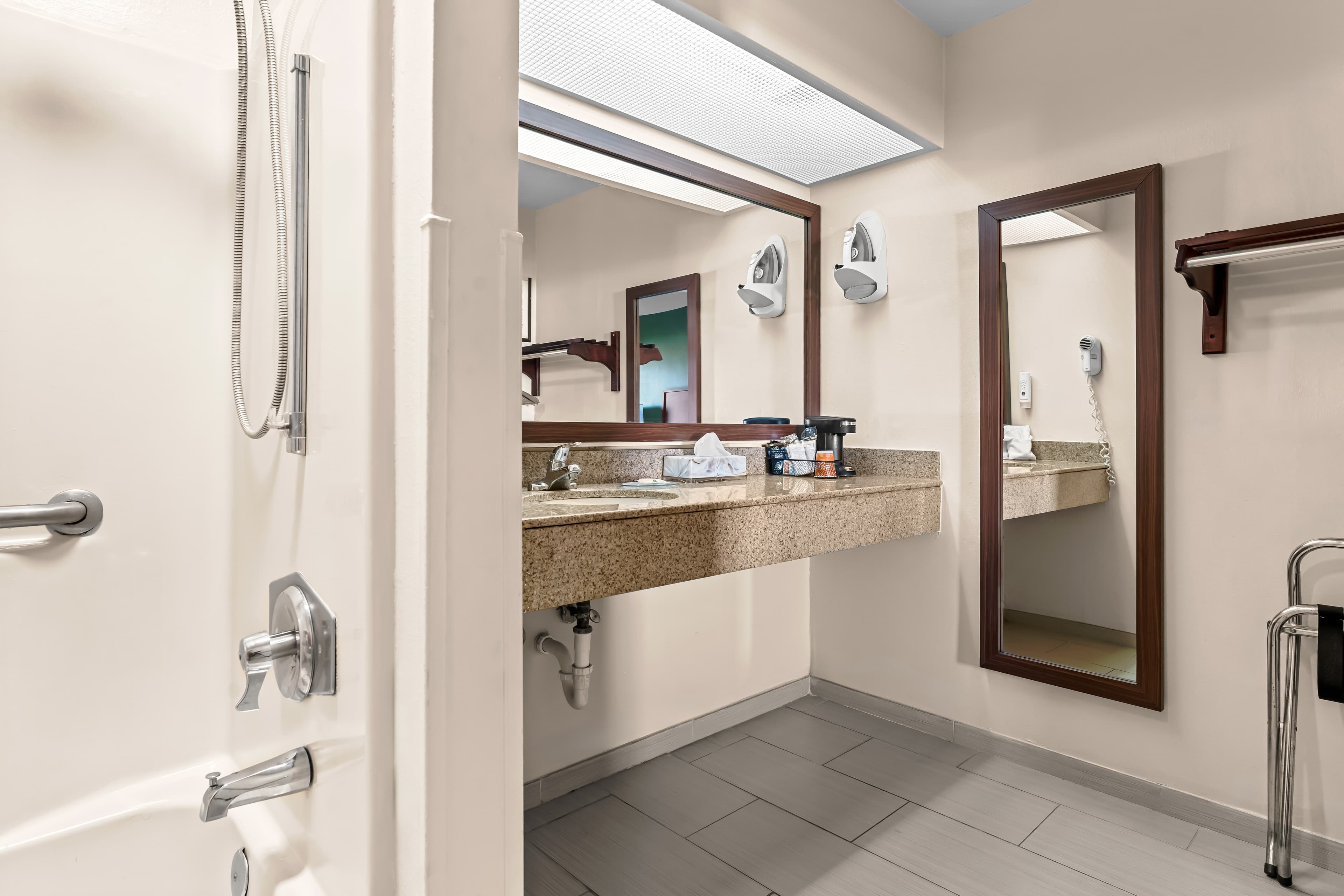 Quality Inn Eastman — 9