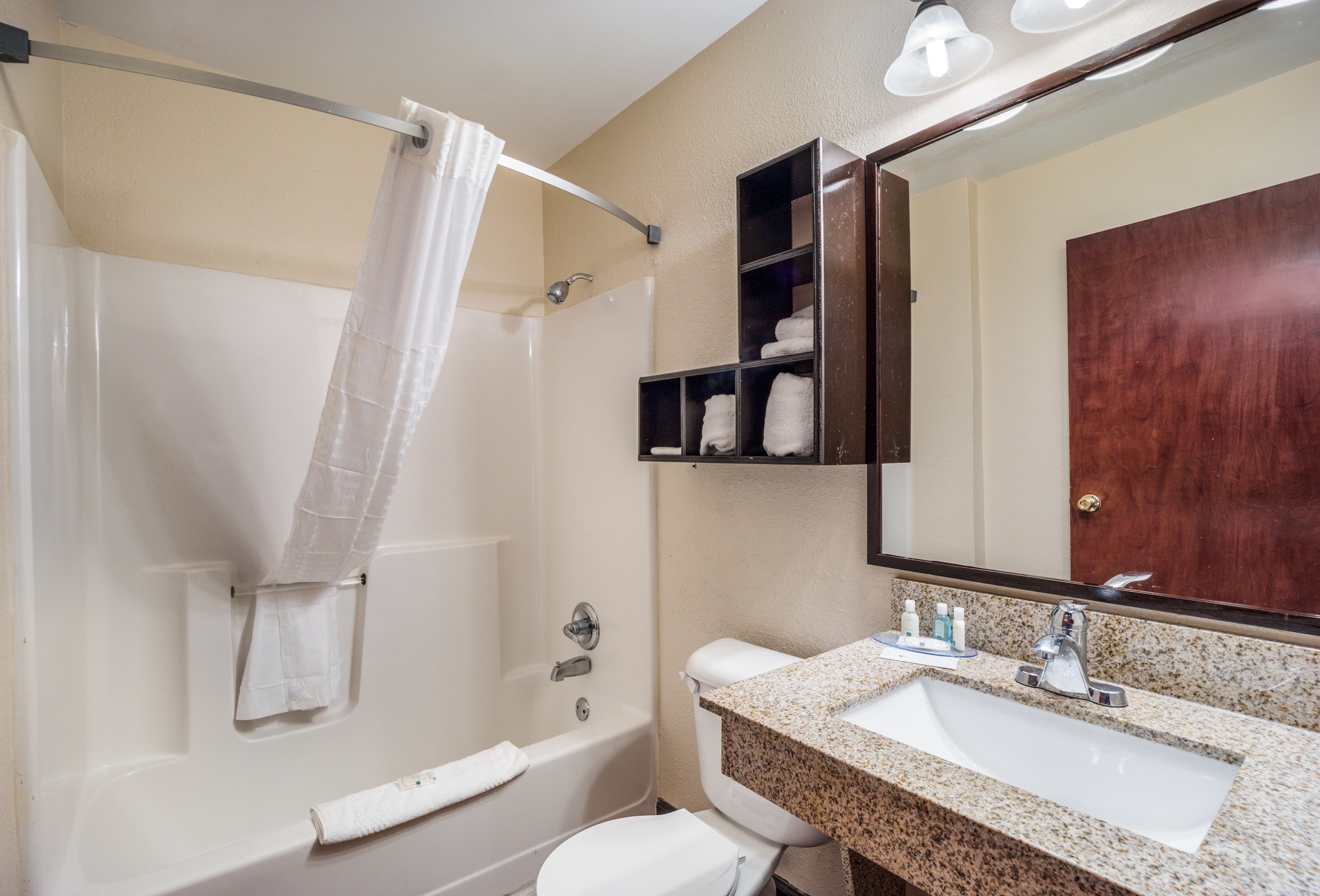 Quality Inn & Suites Augusta Fort Gordon Area — 11