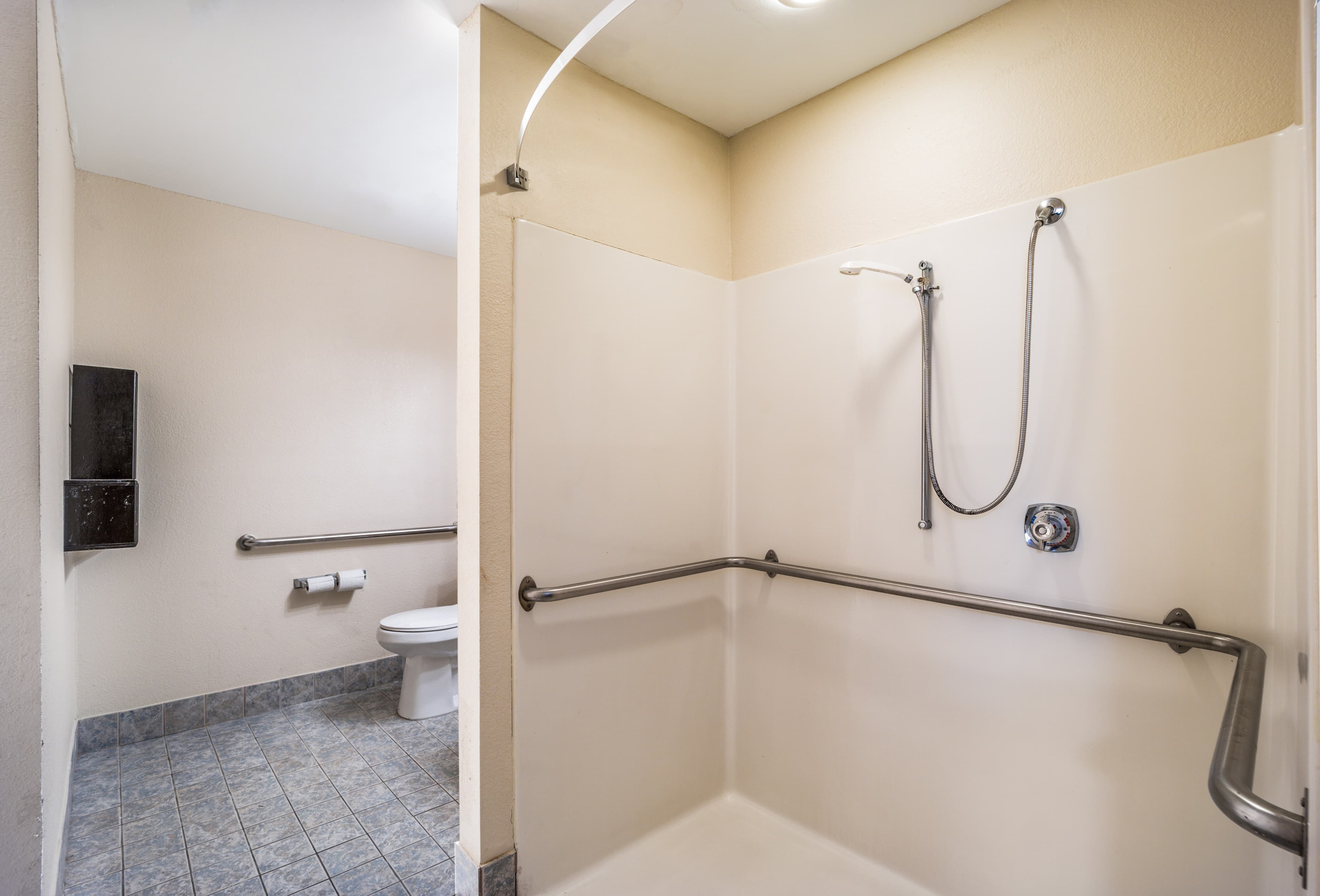 Quality Inn & Suites Augusta Fort Gordon Area - Image 2