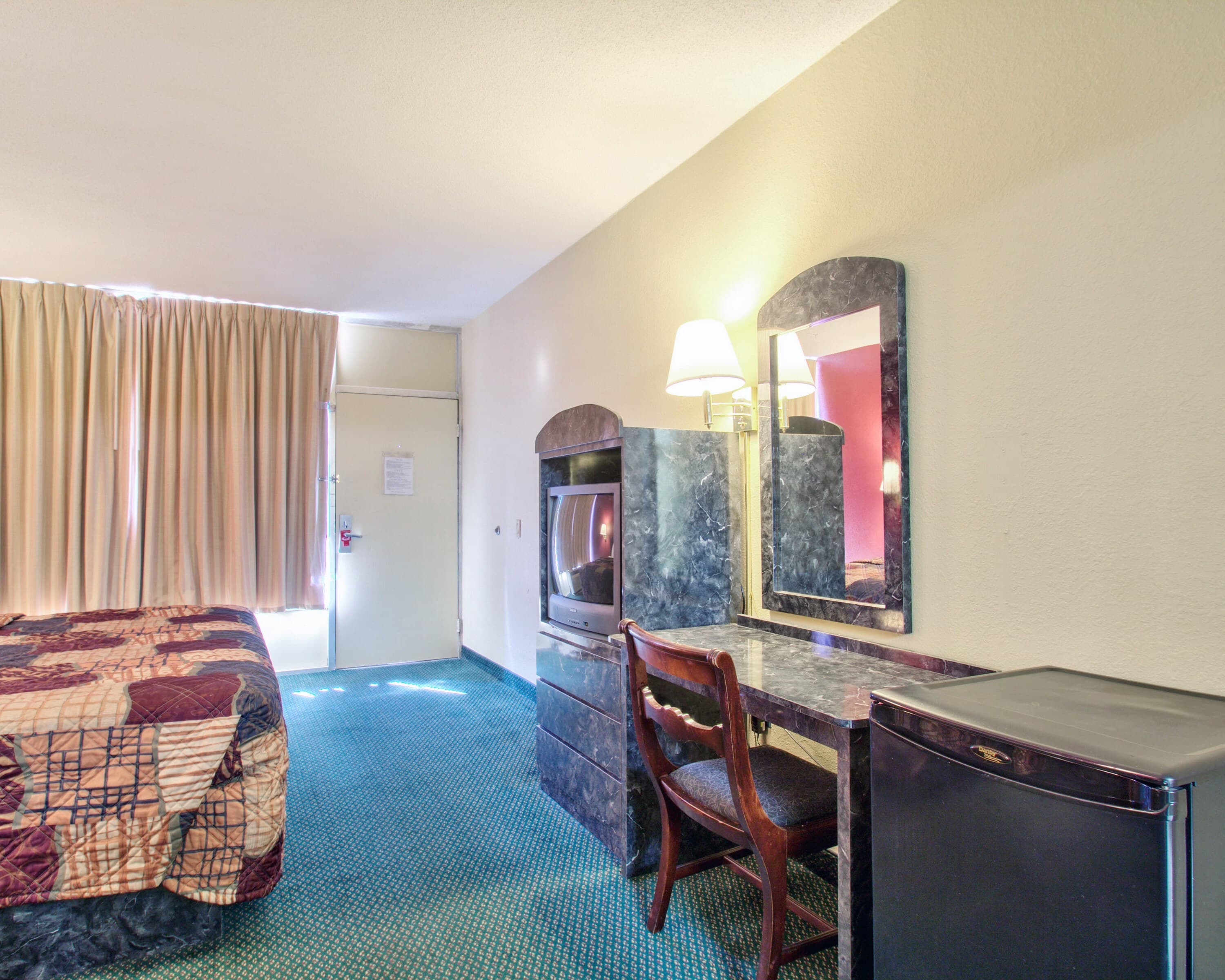 Econo Lodge Donalsonville — 8