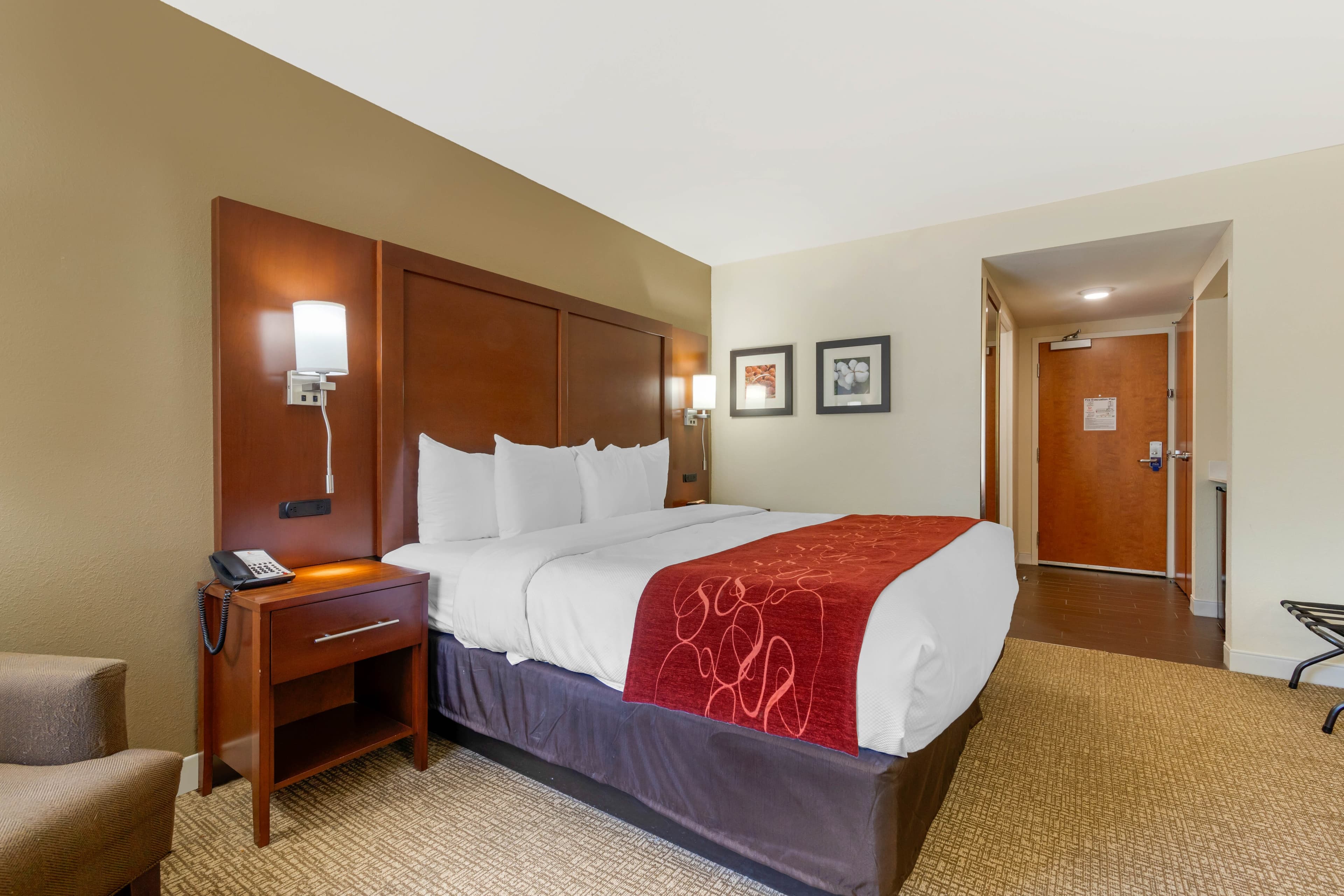 Comfort Inn & Suites Macon West — 8