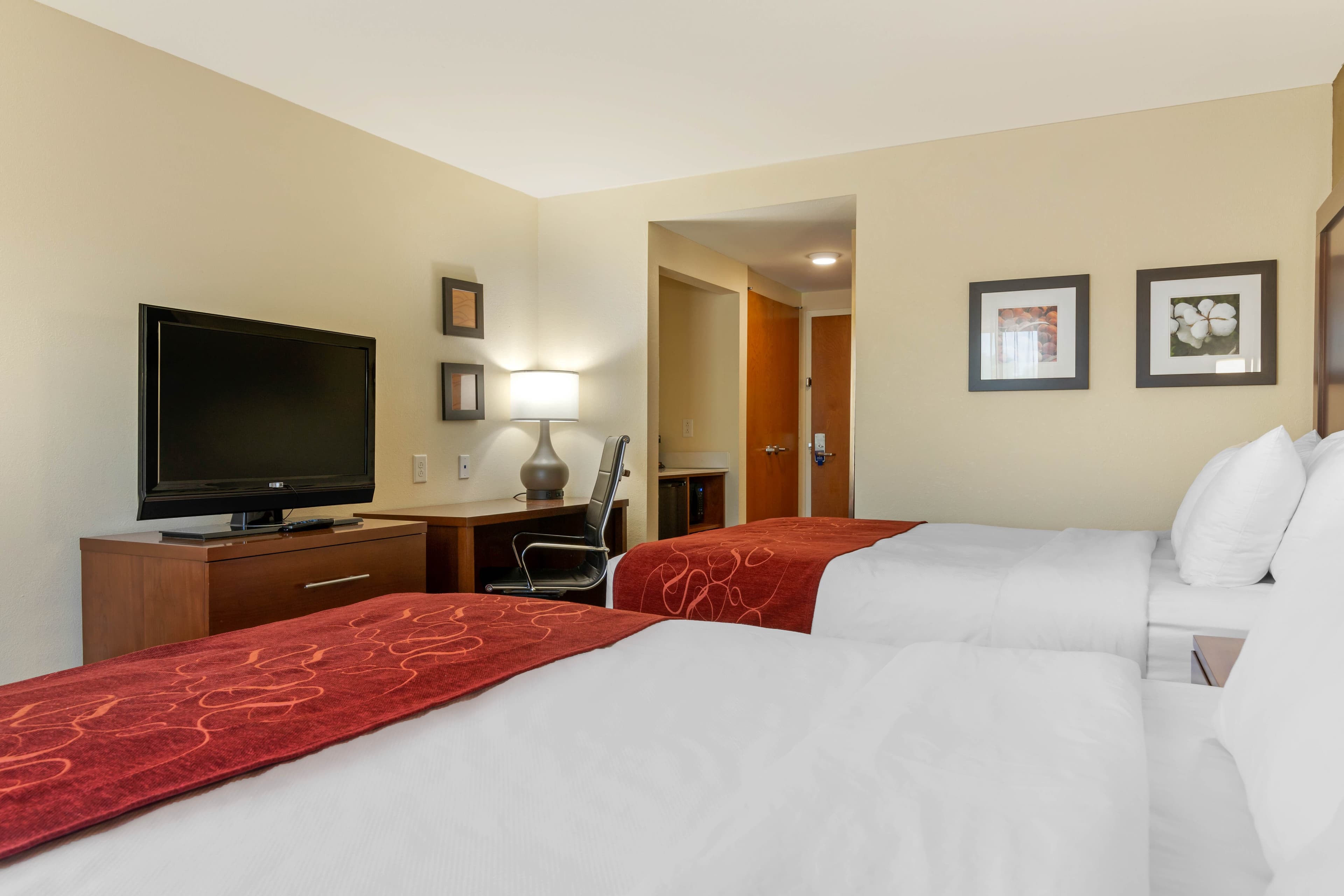 Comfort Inn & Suites Macon West — 12