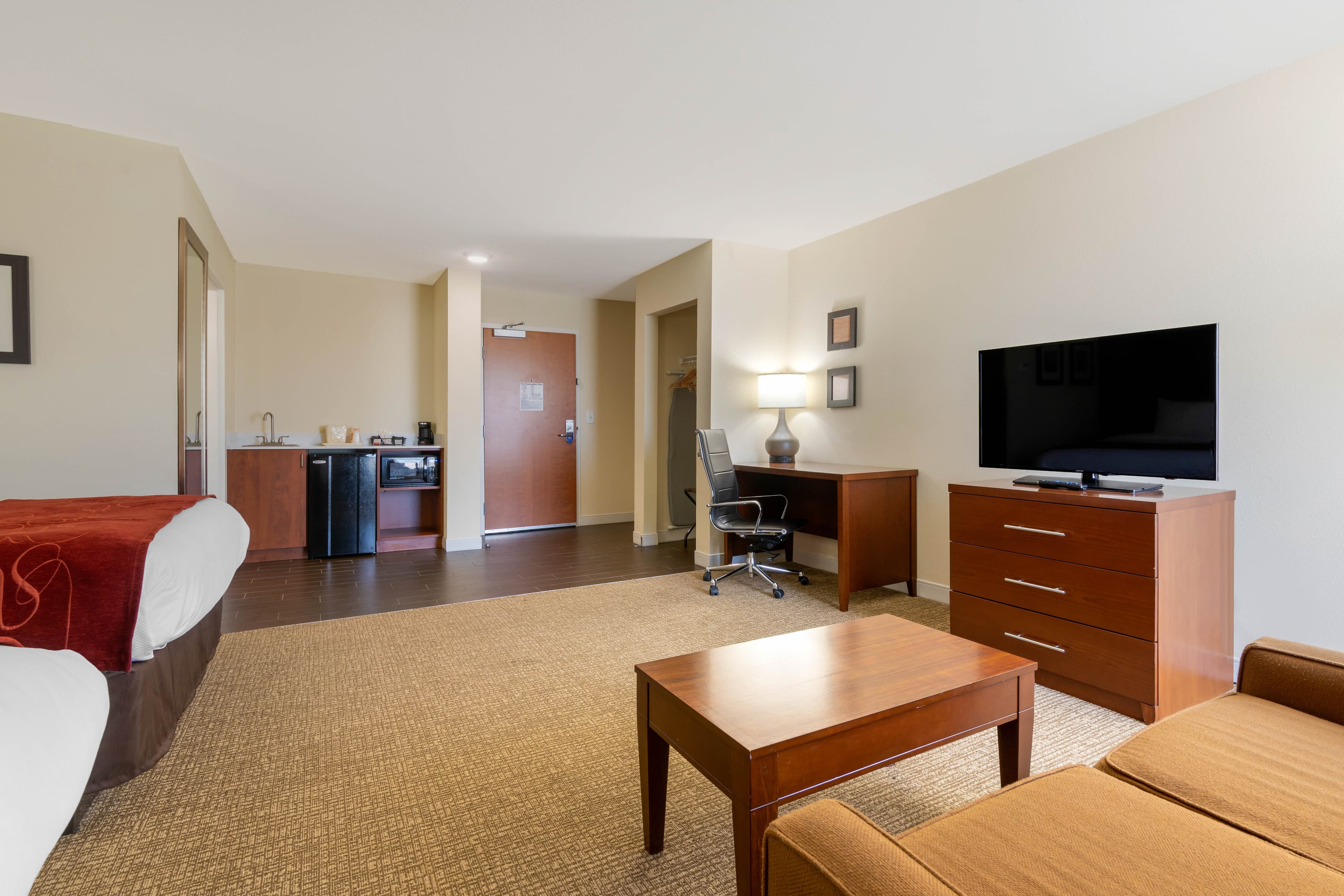 Comfort Inn & Suites Macon West — 16