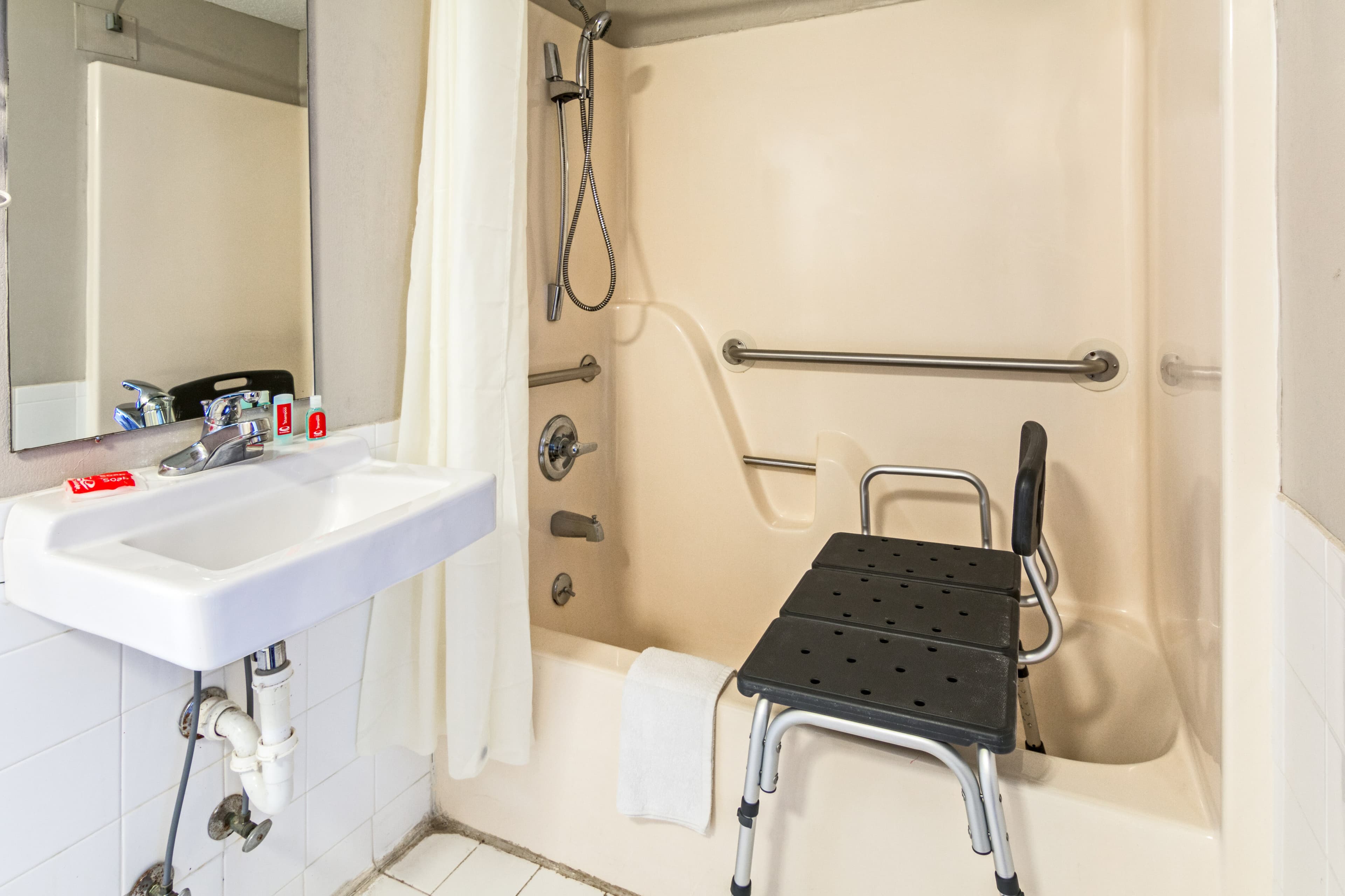 Econo Lodge Conyers — 9